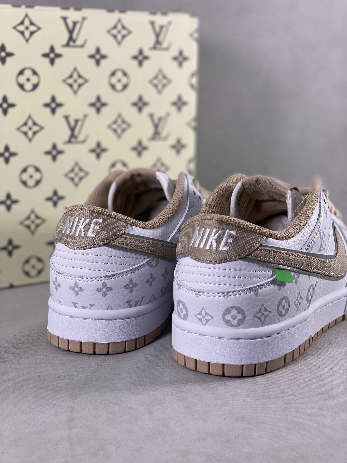 Custom SB Dunk Low x LV LV0526 596