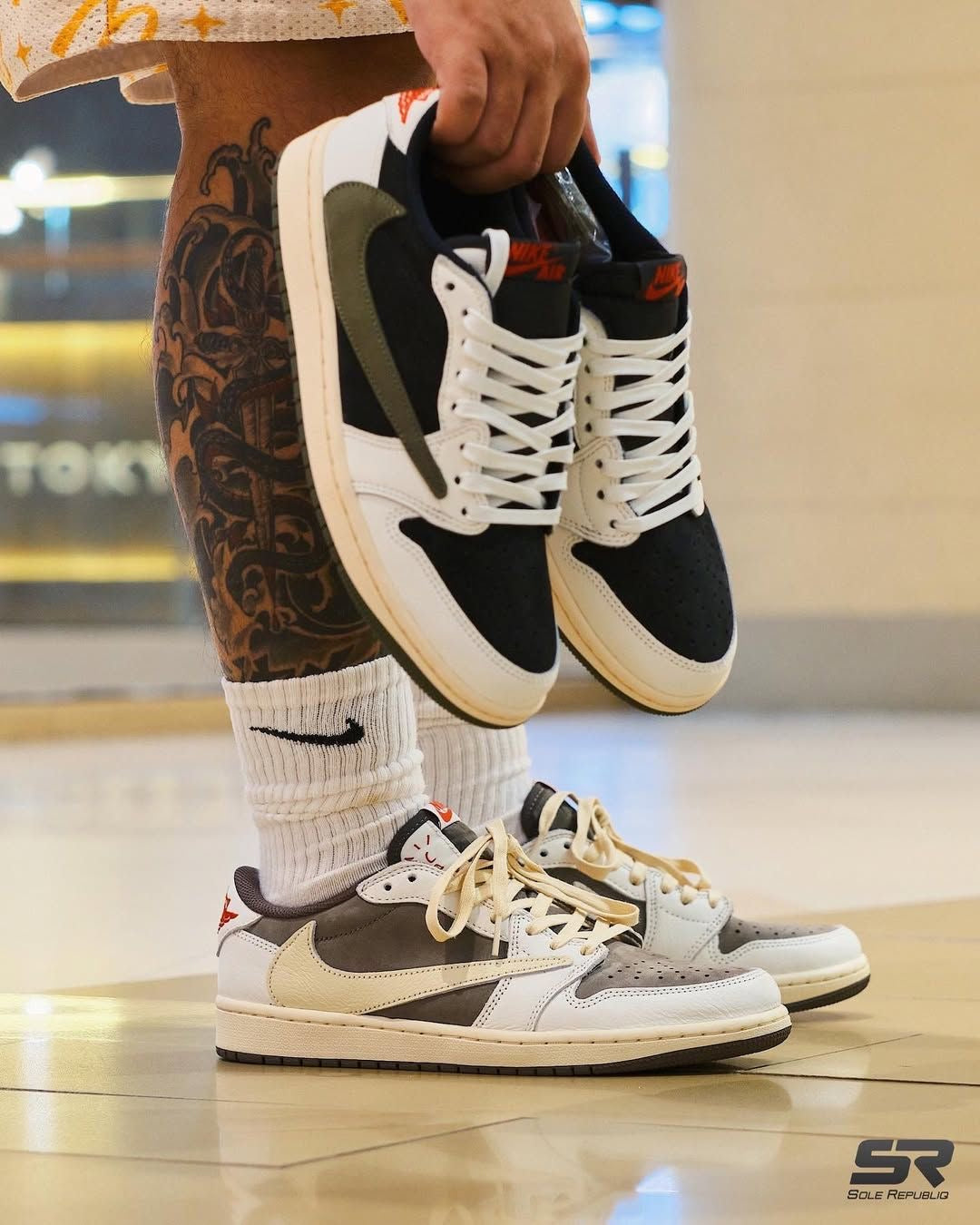 Custom Travis Scott x Fragment x Air Jordan 1 Low DZ4137 106 - Exclusive Travis Scott Air Jordan 1 Low Release - Sneakernational