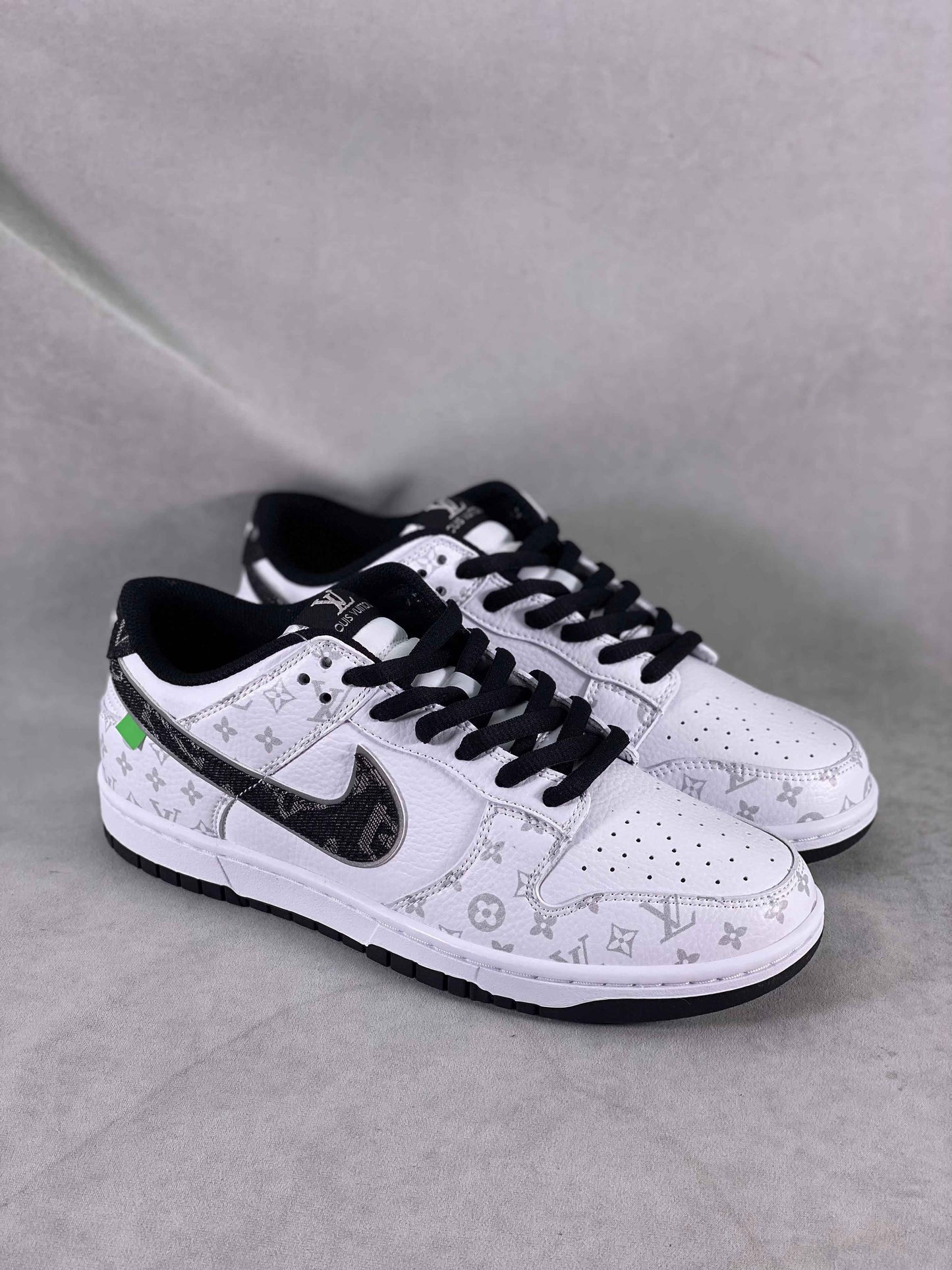 Custom SB Dunk Low x LV 0526 591