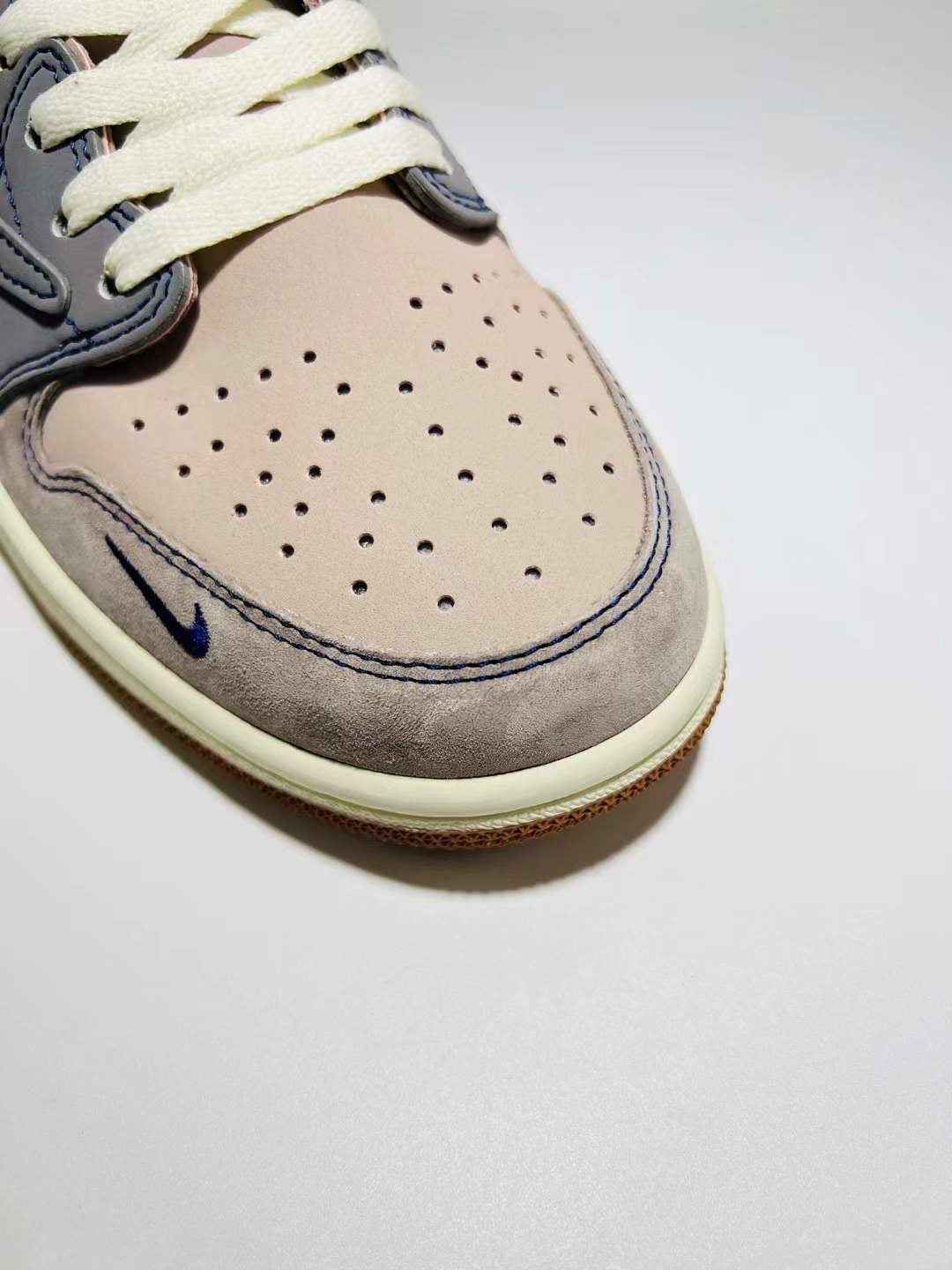 Designer Air Jordan 1 ×Travis Scott Supreme XD1568 102