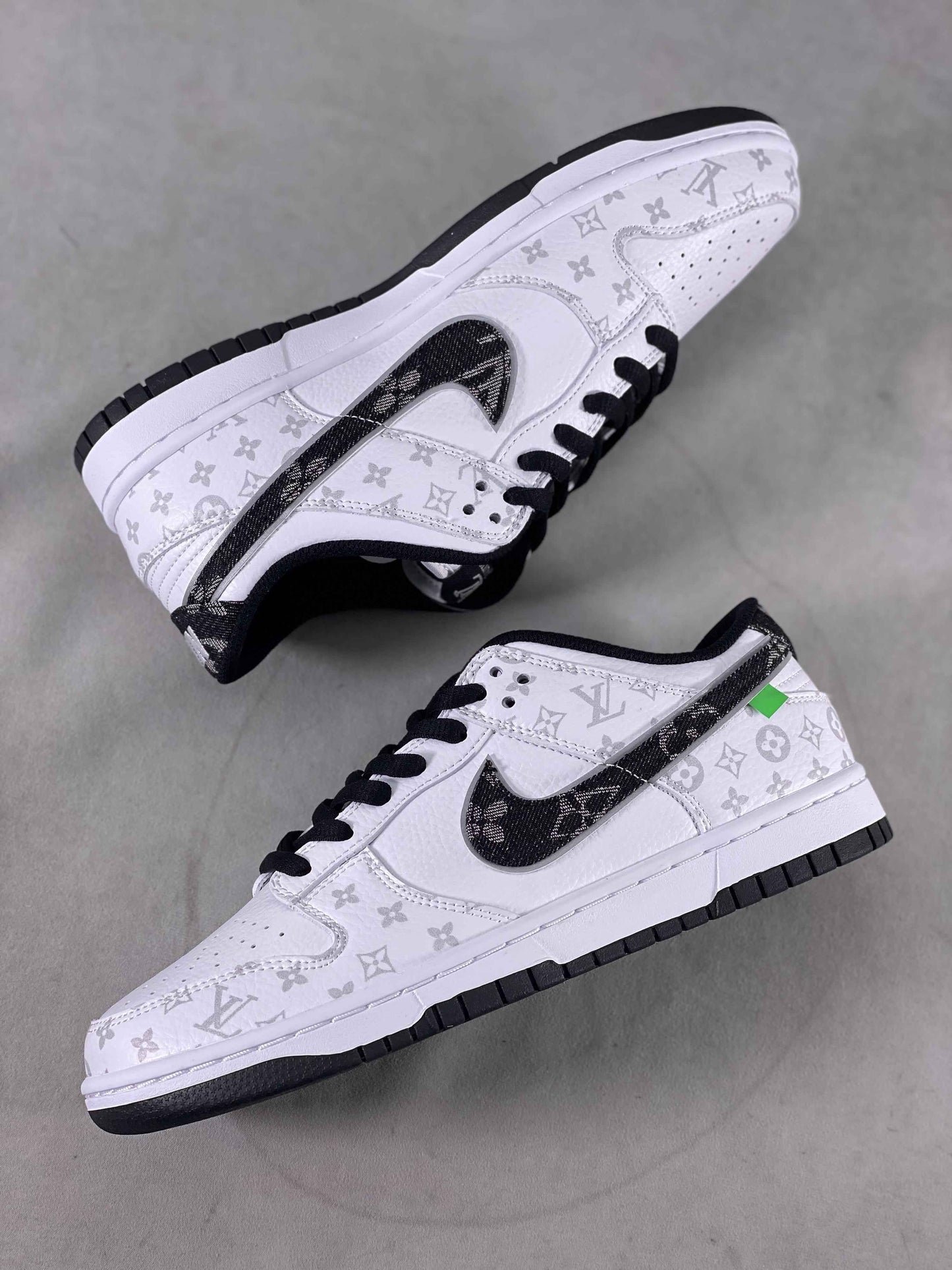 Custom SB Dunk Low x LV 0526 591