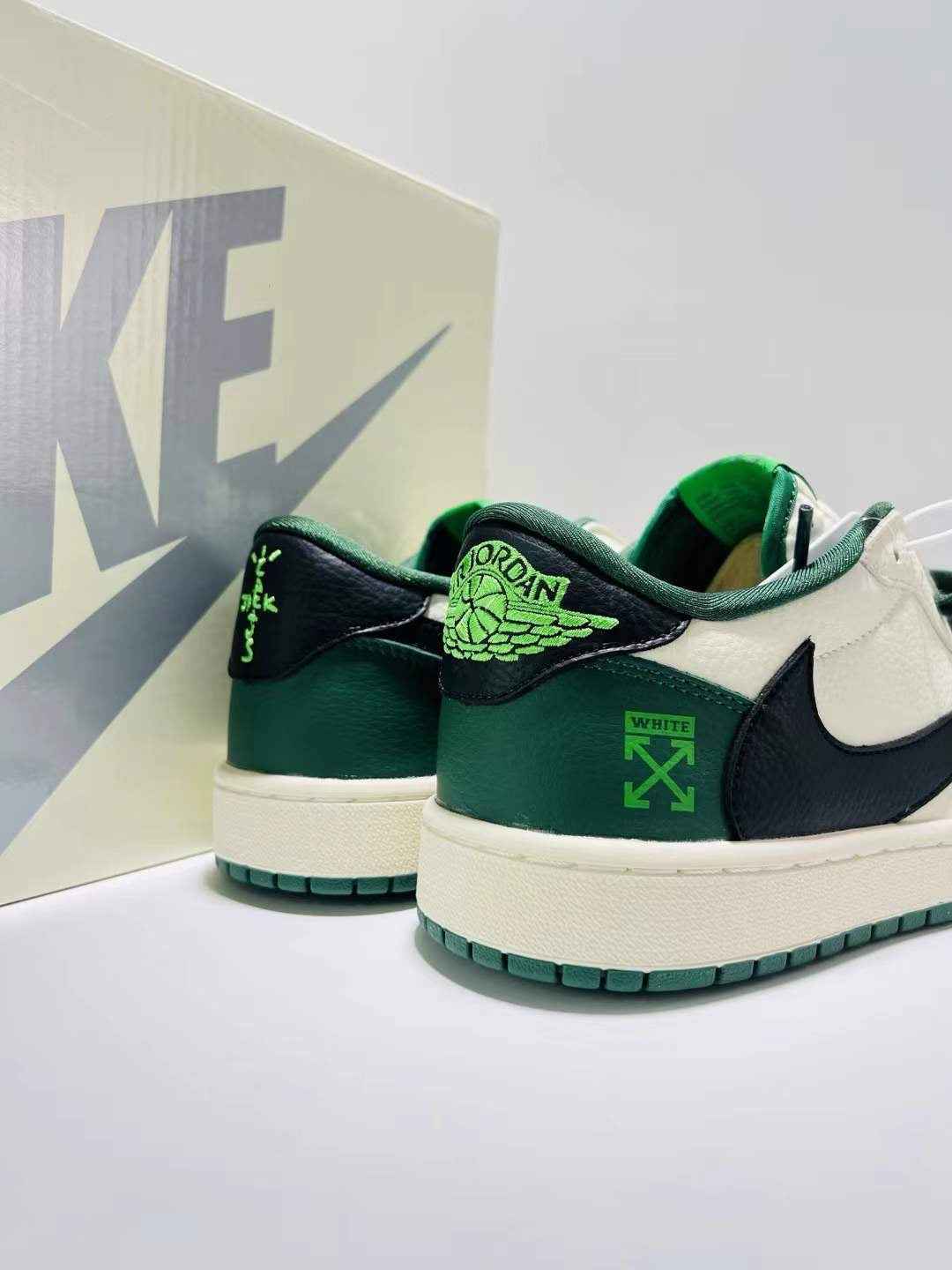 Designer Air Jordan 1 × Travis Scott × OFF White JJ5288 011