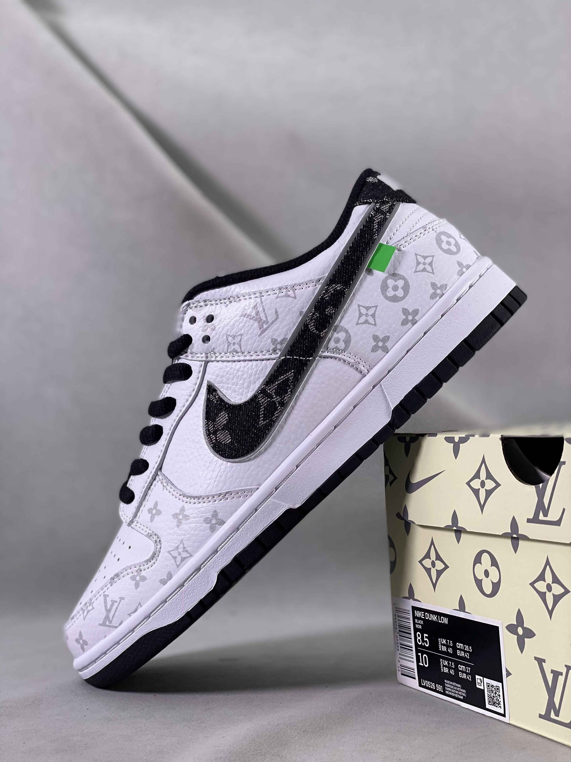 Custom SB Dunk Low x LV 0526 591