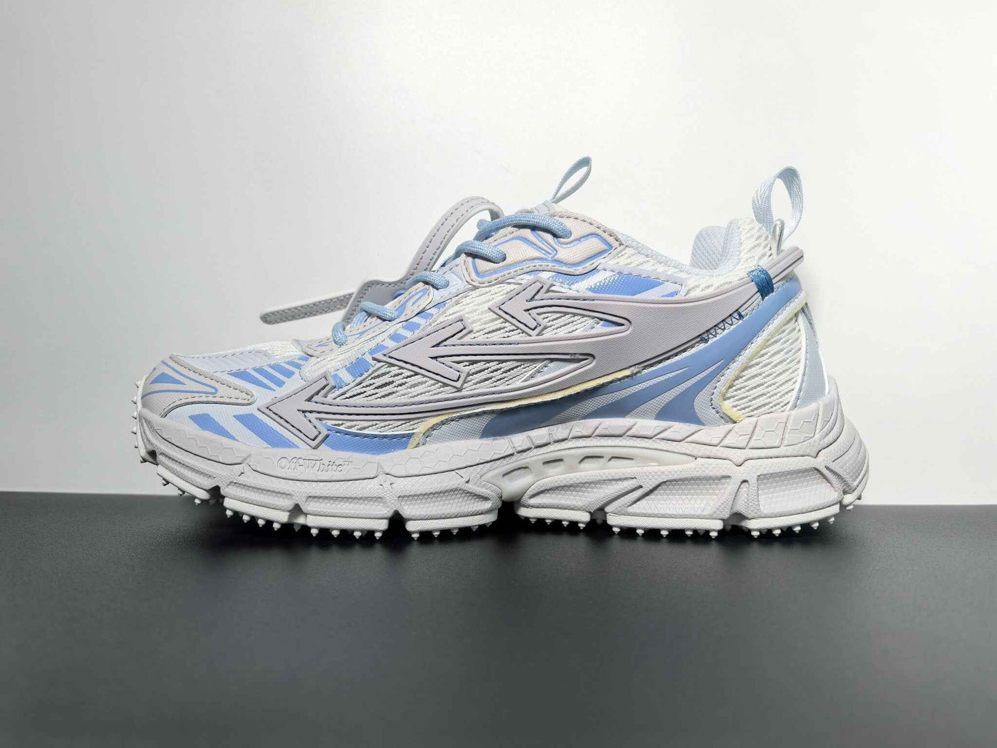 Off-White C/O Virgil Abloh Sneakers 001