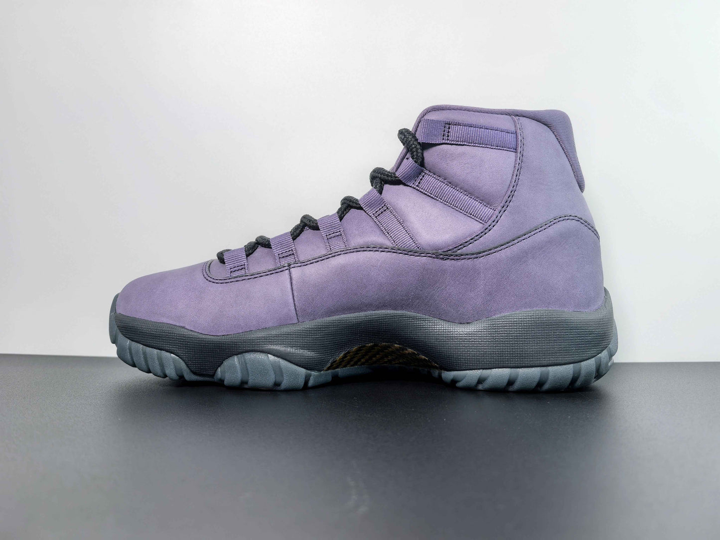 Air Jordan 11 “Las Vegas” IO8961-553