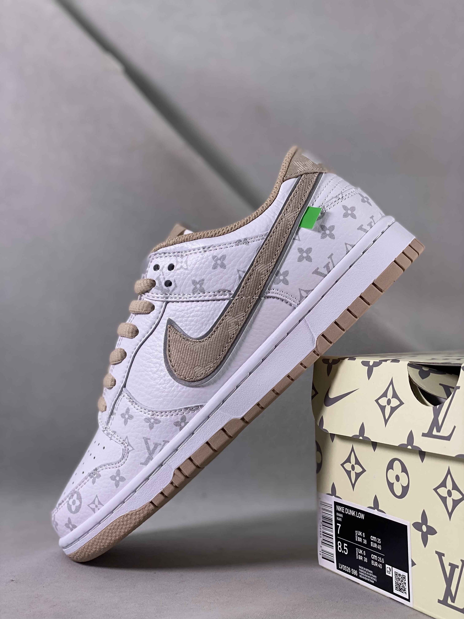 Custom SB Dunk Low x LV LV0526 596