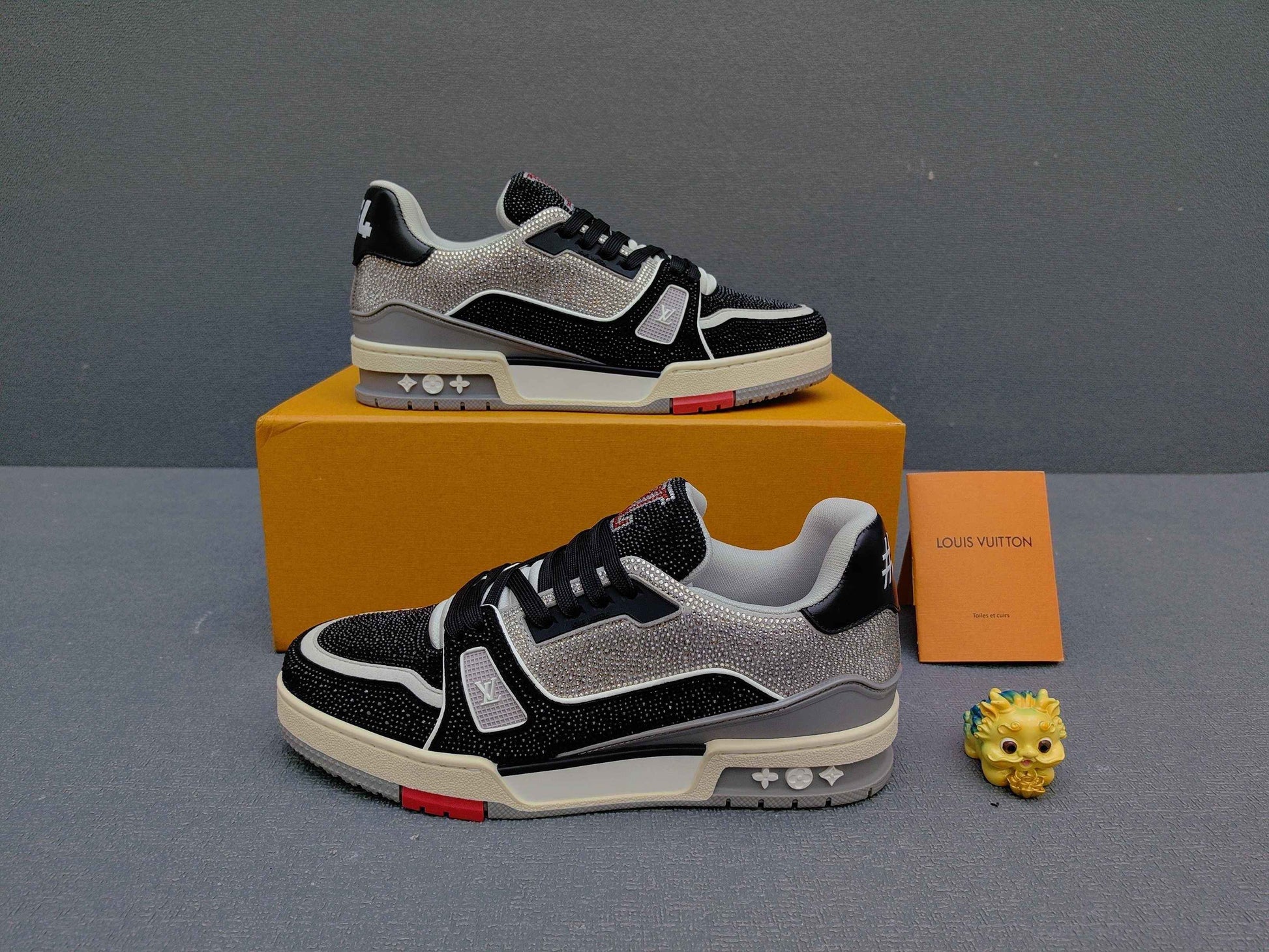 Virgil Abloh x LV Monogram Sneakers AS00400-03