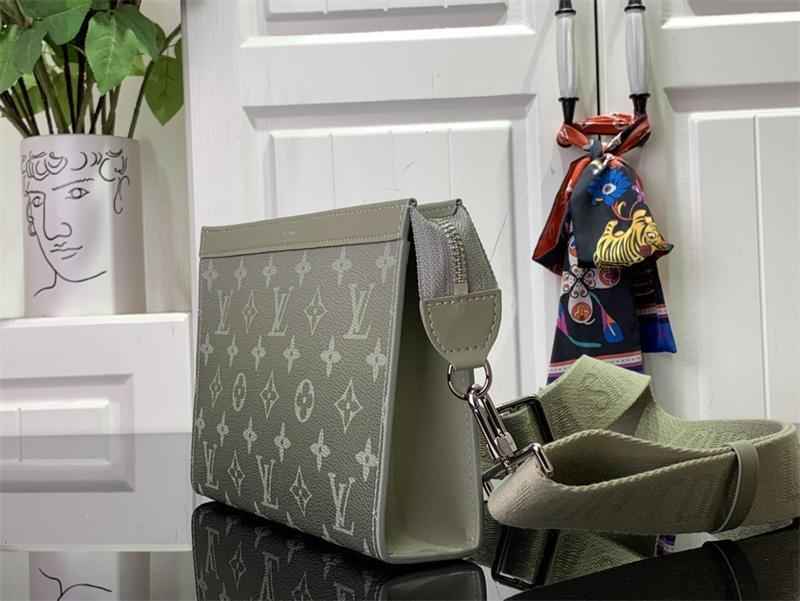 LuVi OnTheGo Monogram M81124