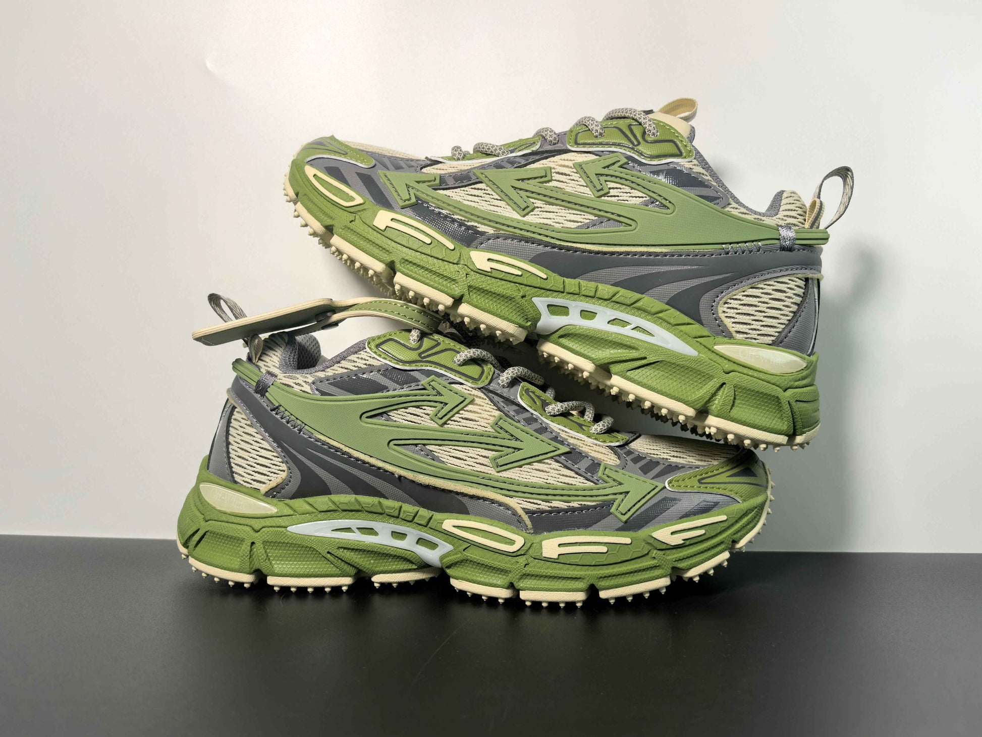 Off-White C/O Virgil Abloh Sneakers 002