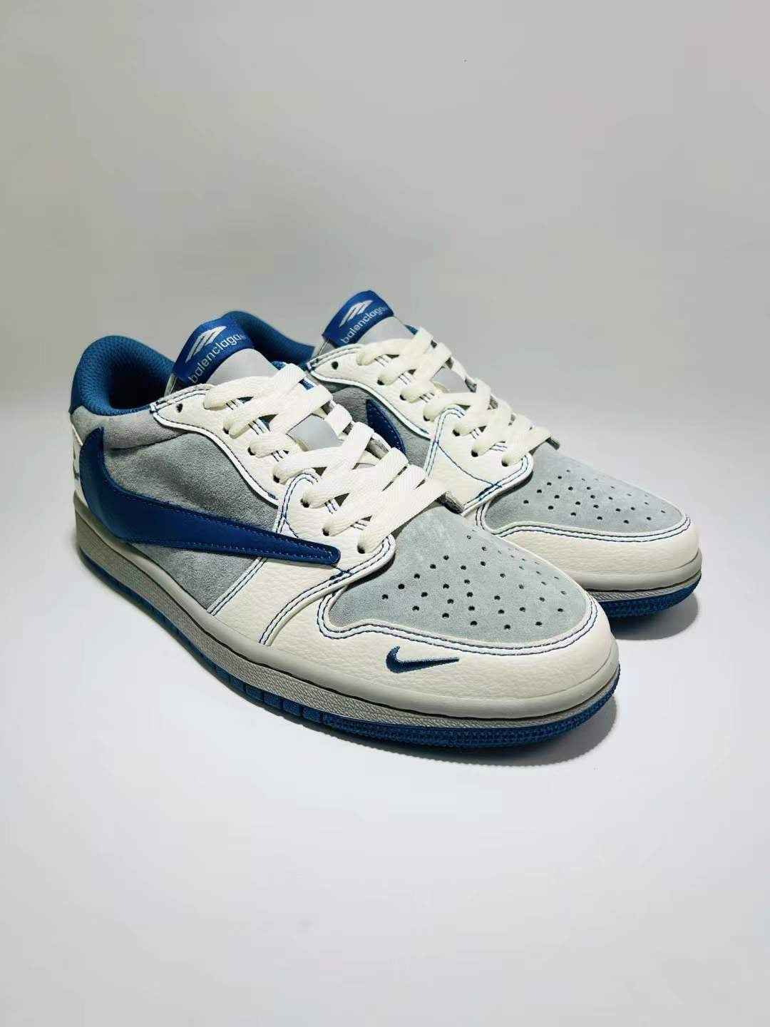 Designer Air Jordan 1 ×Travis Scott Balenciaga XD1568 105