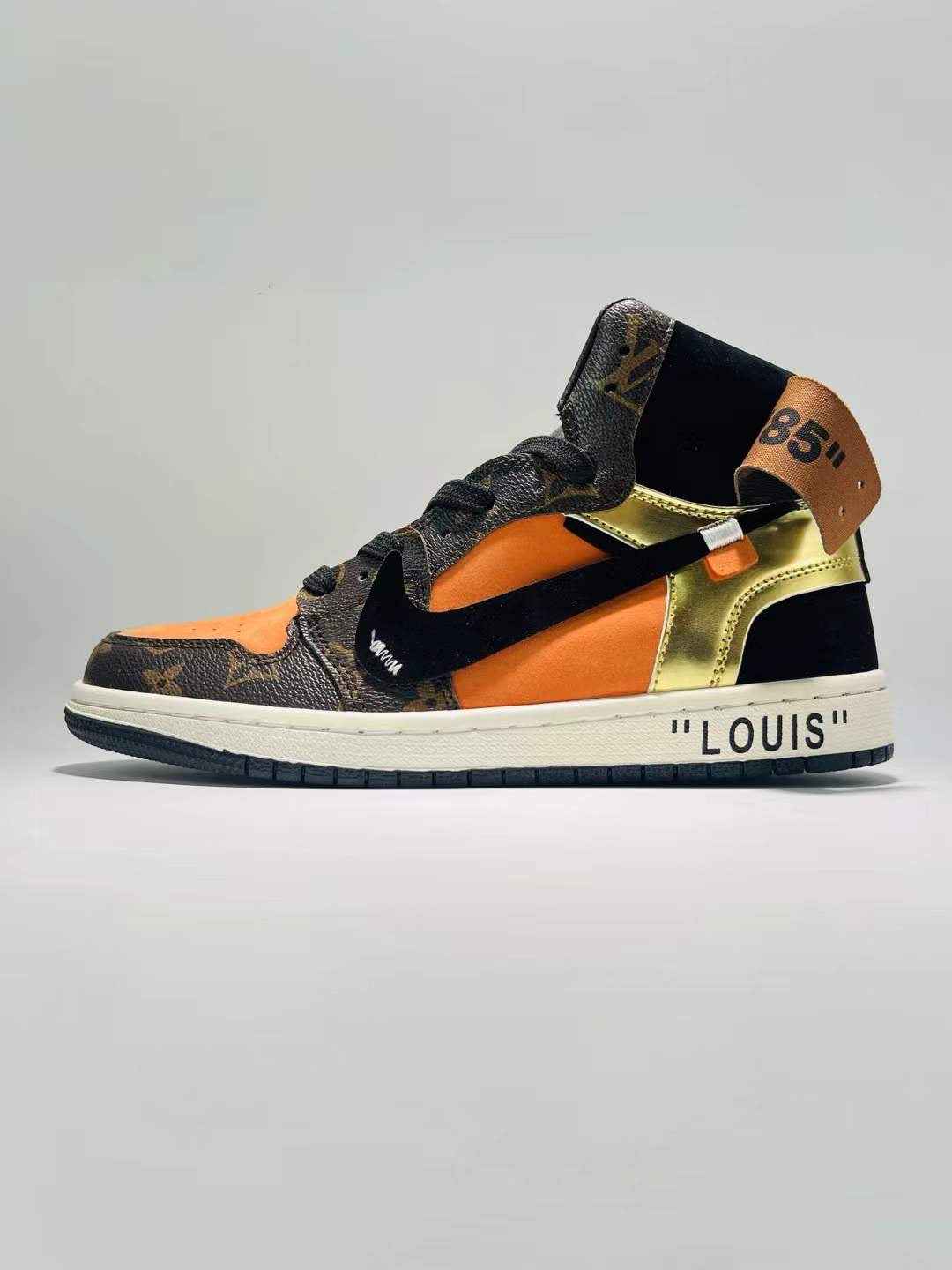 Designer Air Jordan 1 x Travis Scott x Louis Gold