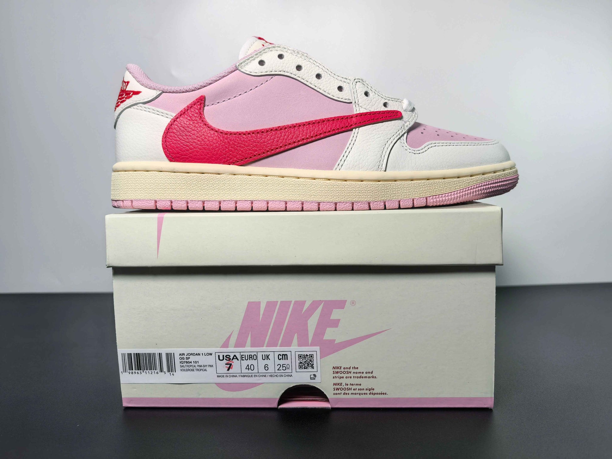 Travis Scott × AJ1 Low "Shy Pink"