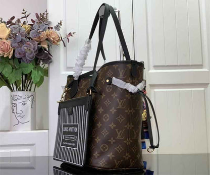 1984 LuVi Monogram Bag M12061