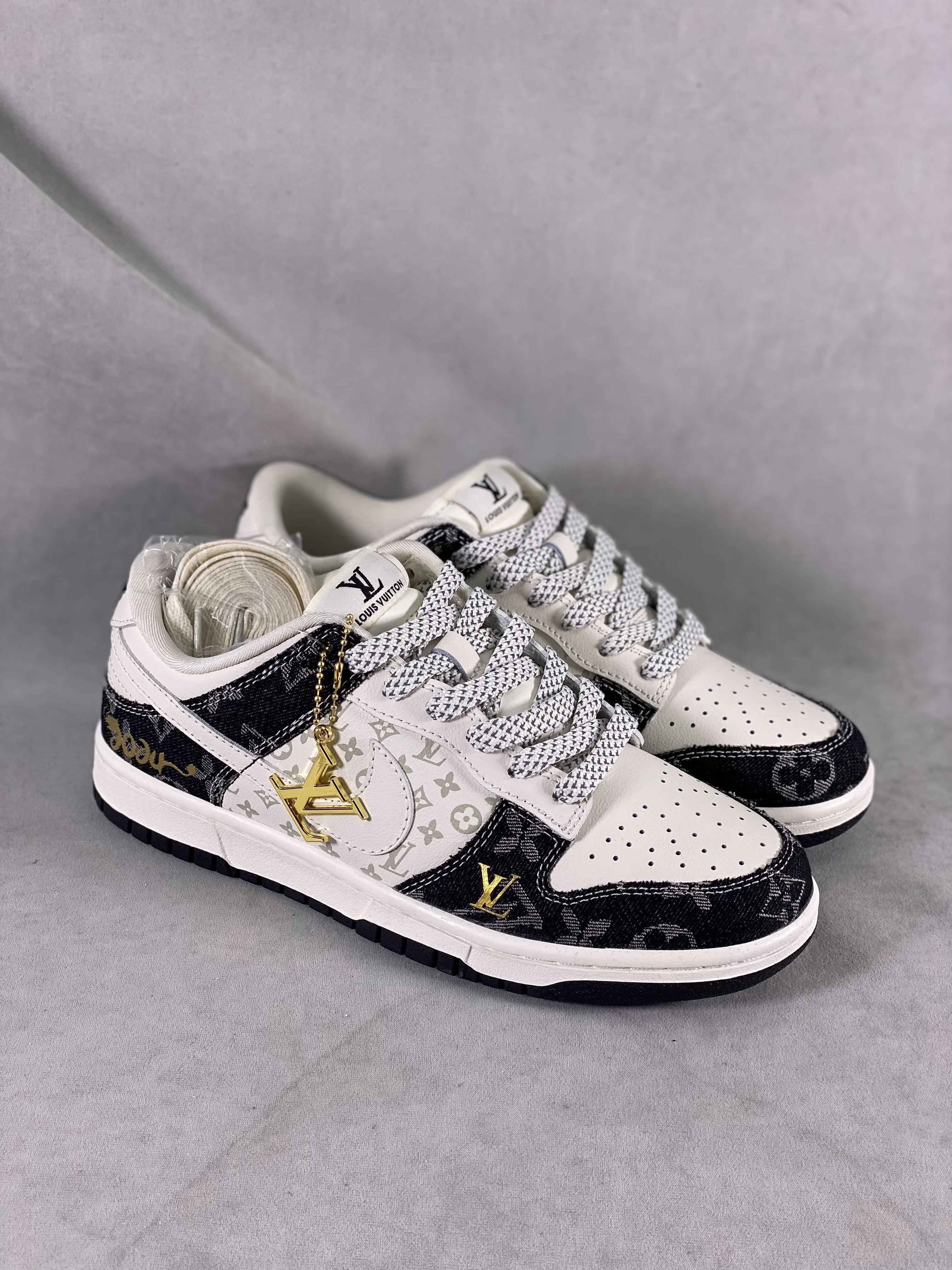 Custom SB Dunk Low x LV FC1688 163