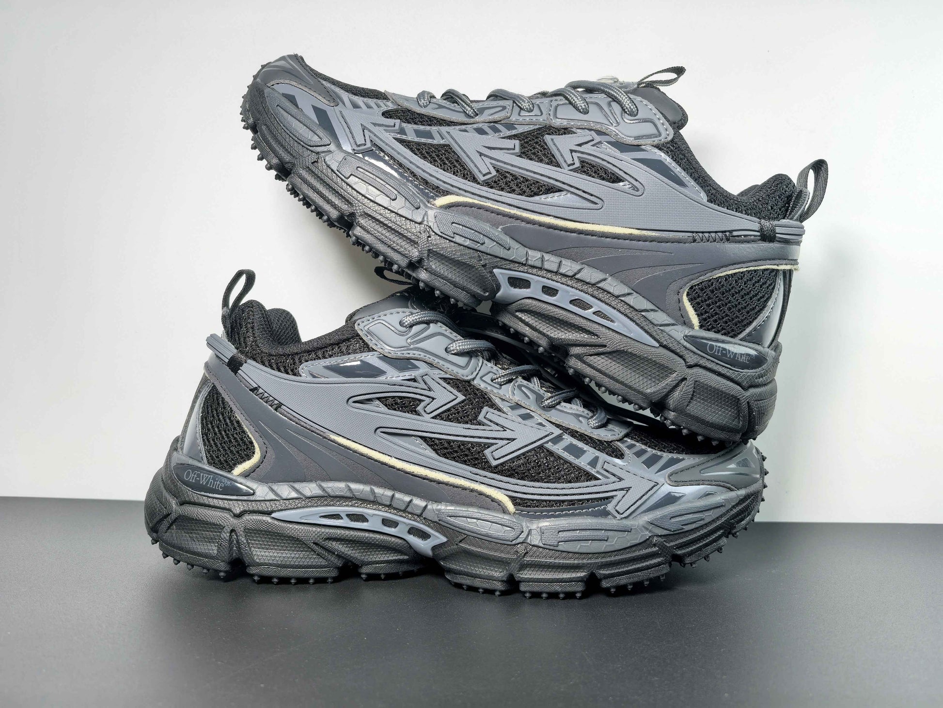 Off-White C/O Virgil Abloh Sneakers 011