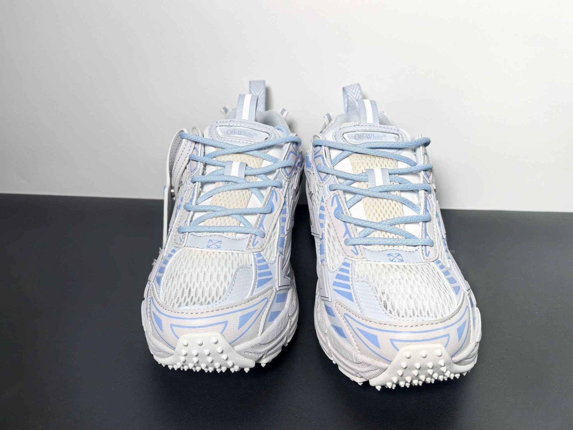 Off-White C/O Virgil Abloh Sneakers 001