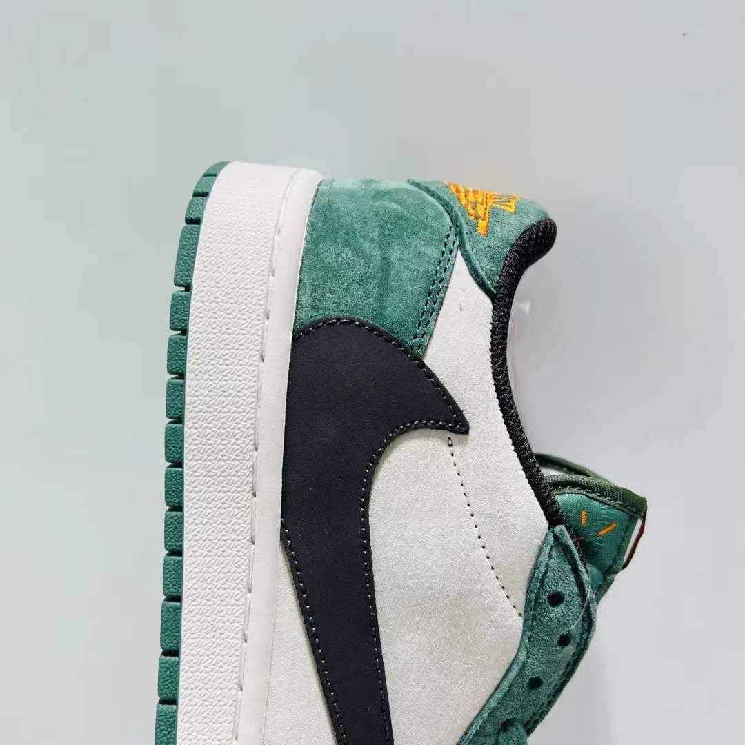 Designer Air Jordan 1low ×Travis Scott DM7866 199
