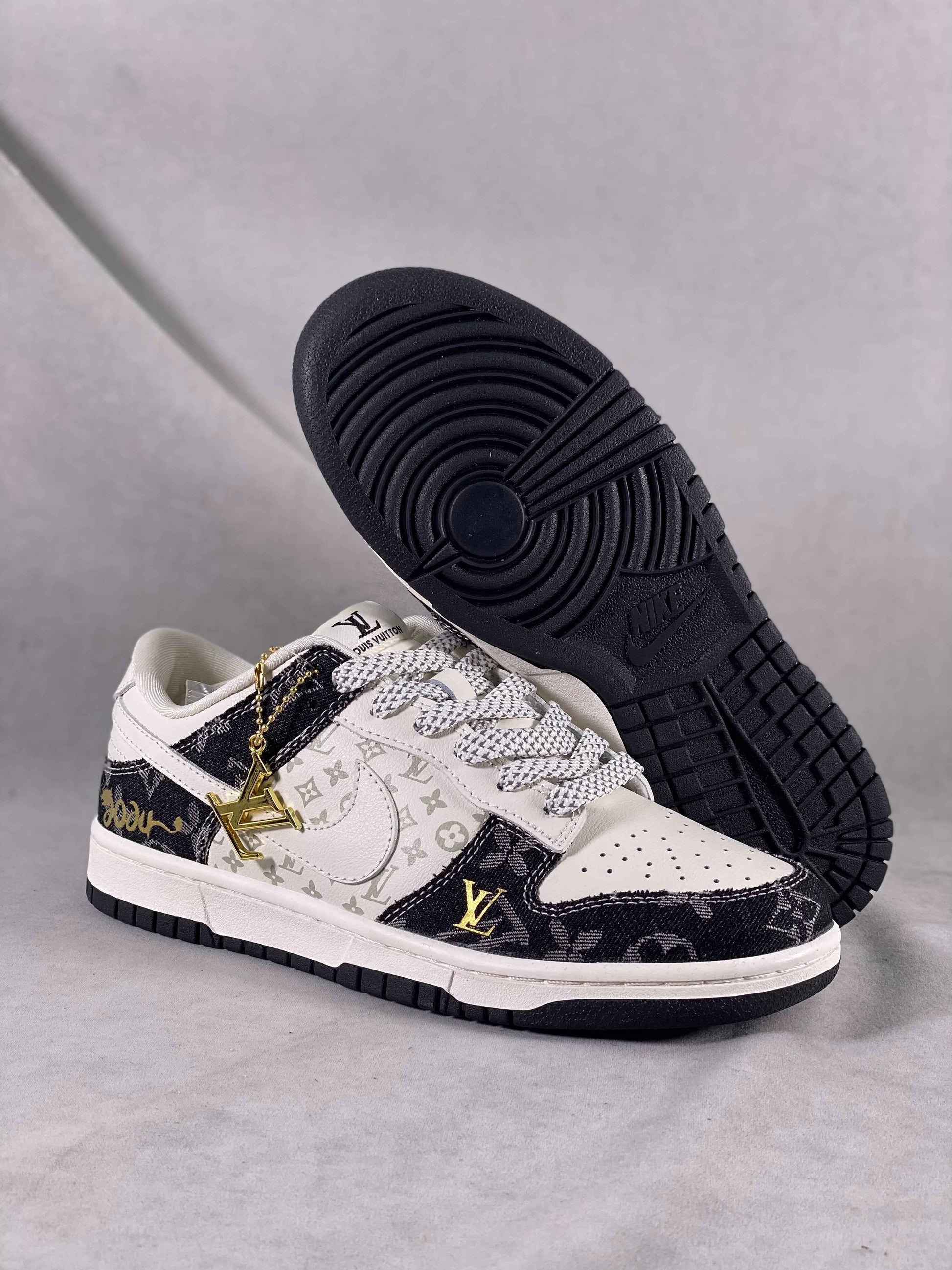 Custom SB Dunk Low x LV FC1688 163