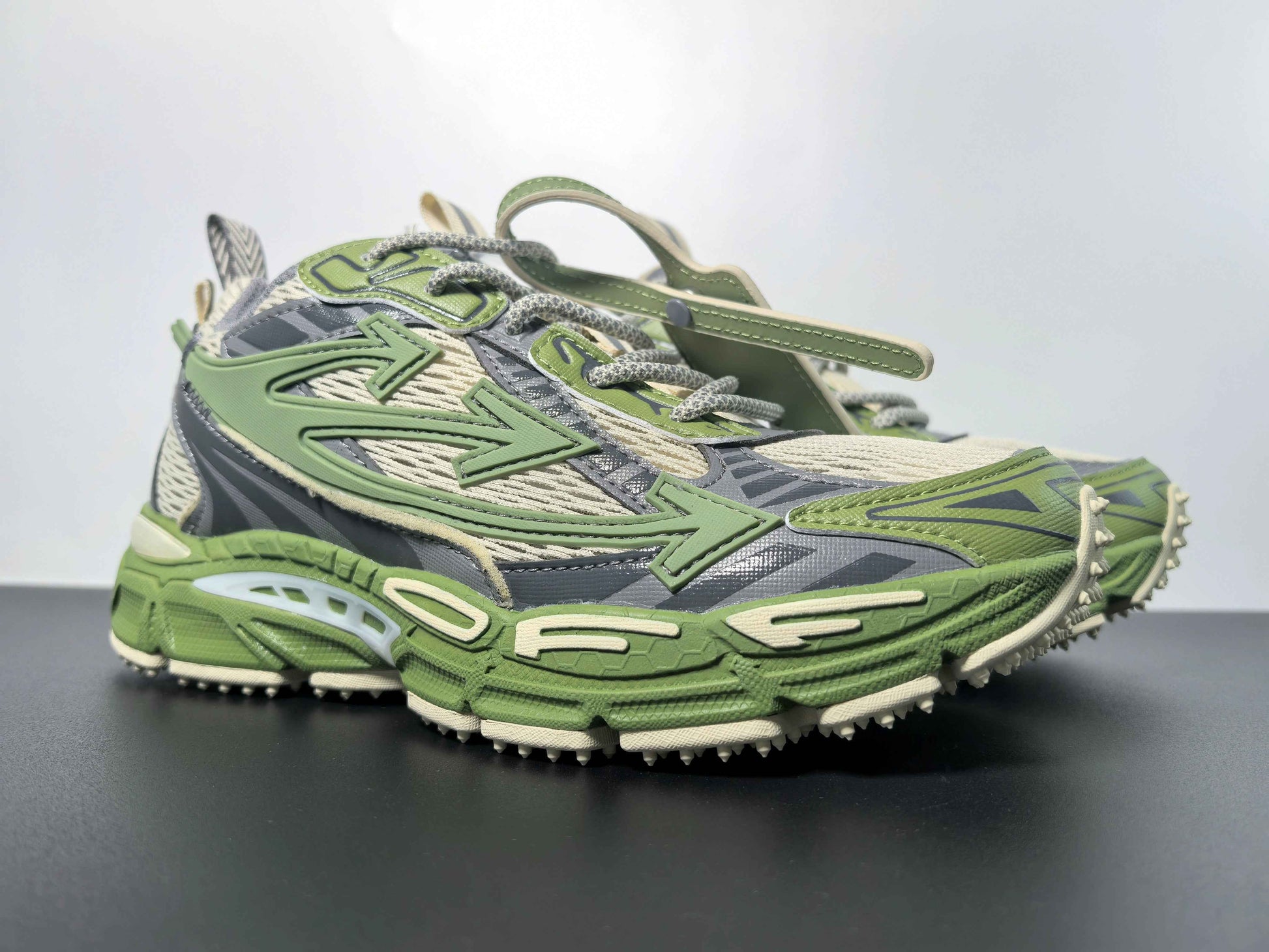 Off-White C/O Virgil Abloh Sneakers 002