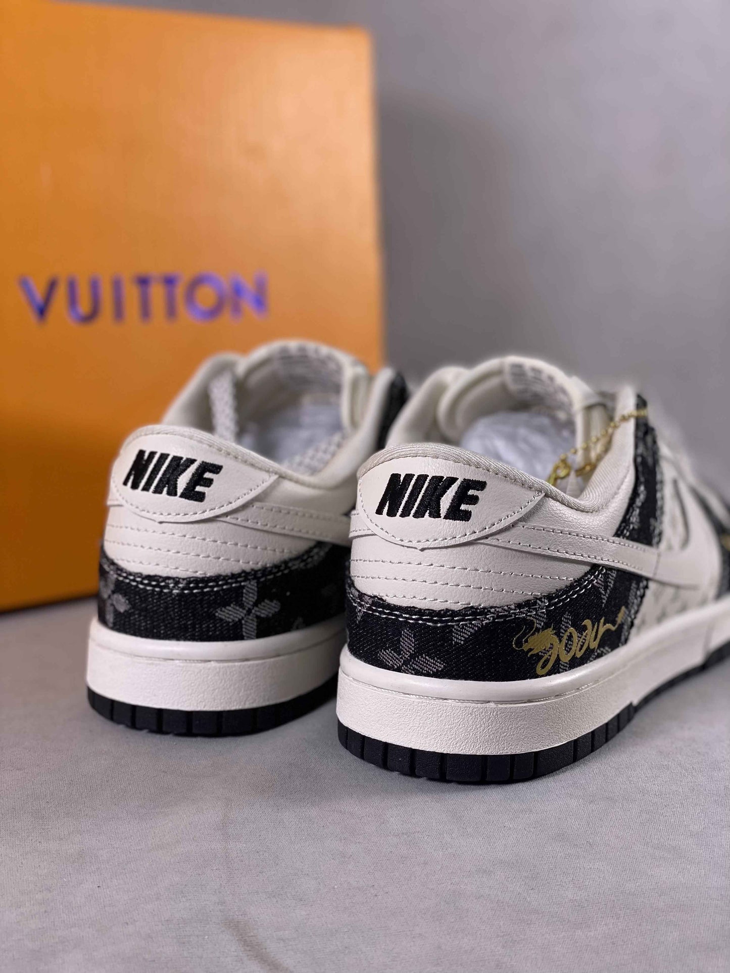 Custom SB Dunk Low x LV FC1688 163