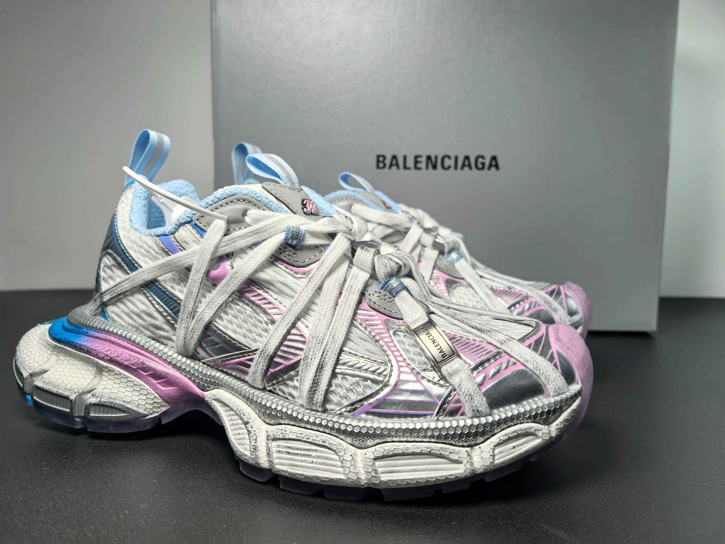 Balenciaga Runner 3XL Extreme Lace 02