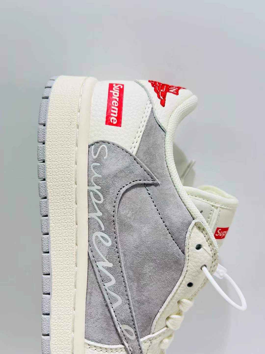 Designer Air Jordan 1 ×Travis Scott Supreme XS3086 004