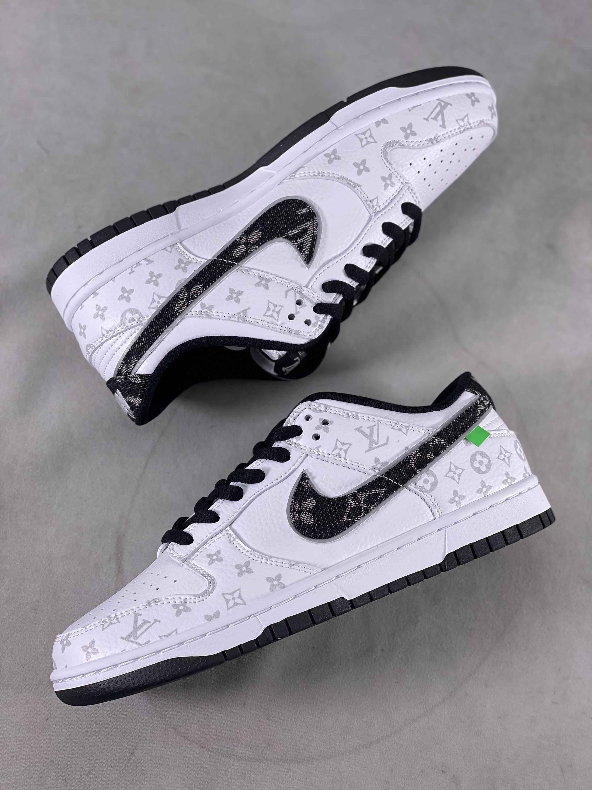 Custom SB Dunk Low x LV 0526 591