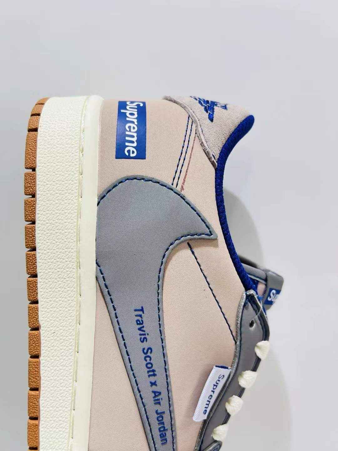 Designer Air Jordan 1 ×Travis Scott Supreme XD1568 102