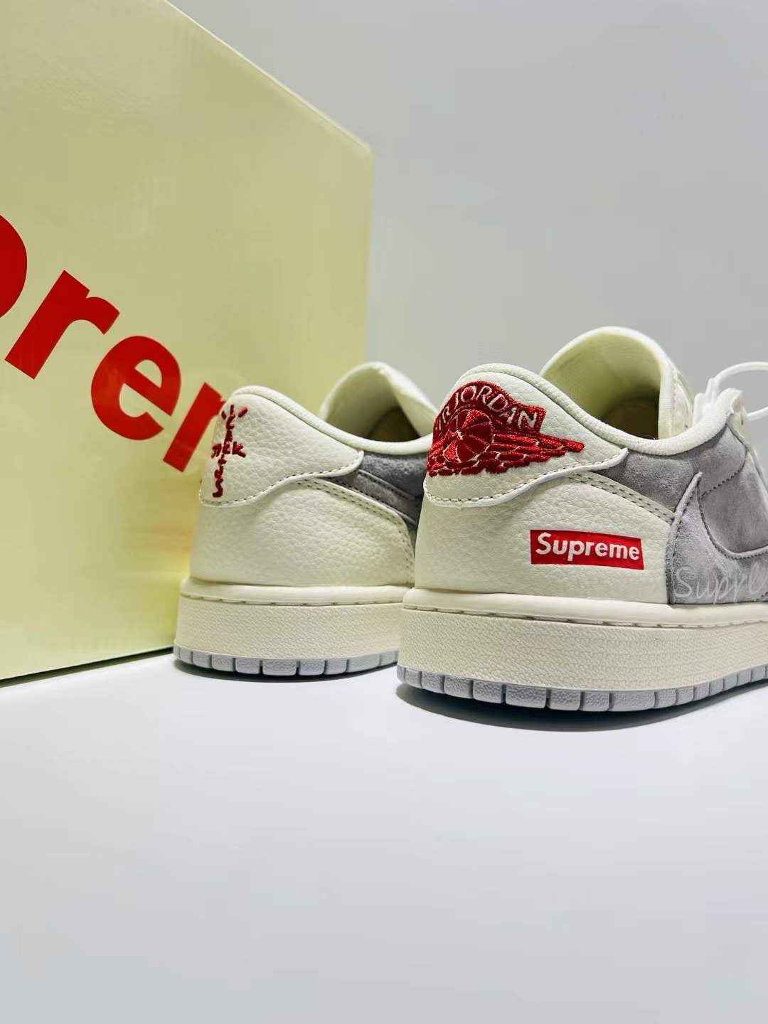 Designer Air Jordan 1 ×Travis Scott Supreme XS3086 004