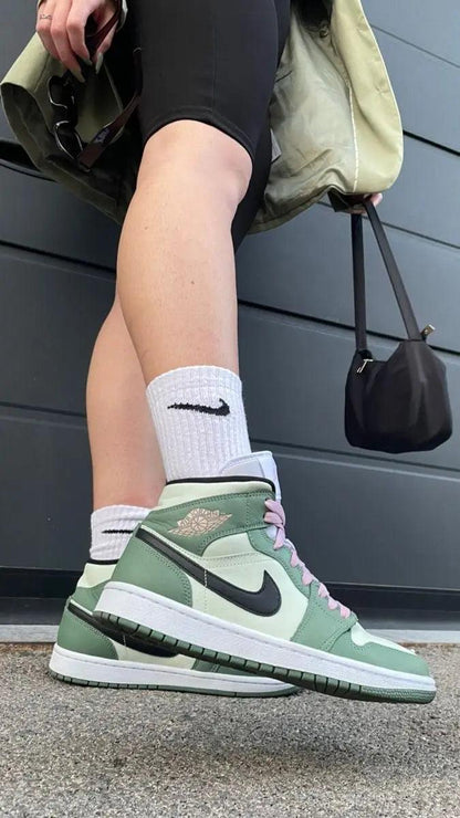 Custom Air Jordan 1 Dutch Green High Q – Unique Style and Comfort - Sneakernational