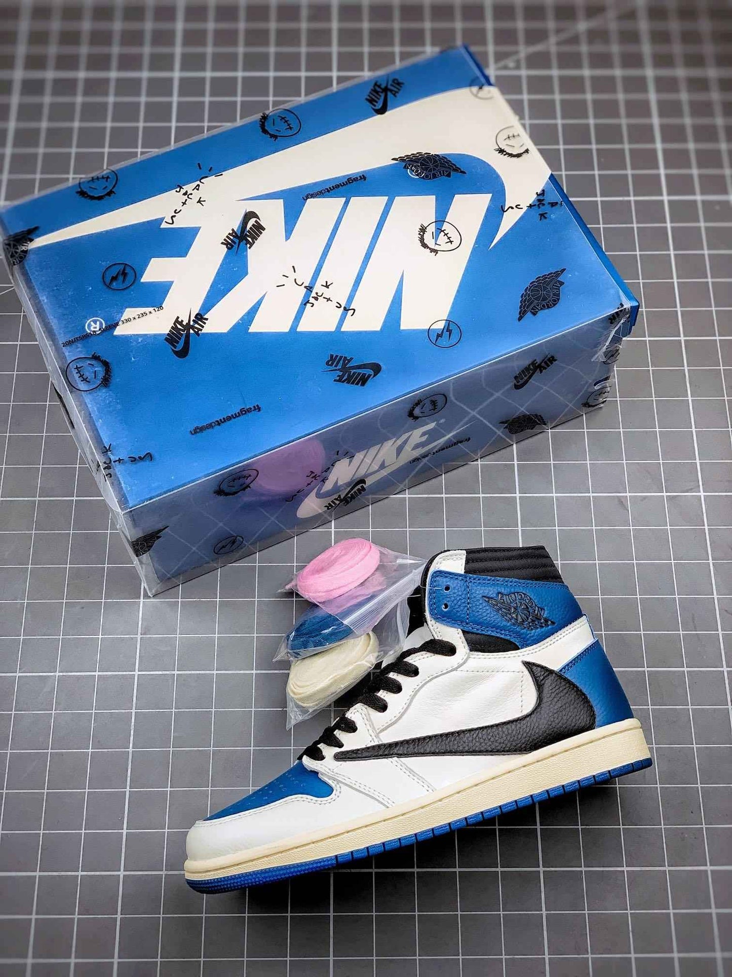 Custom Air Jordan 1 High OG SP Fragment x Travis Scott DH3227-105
