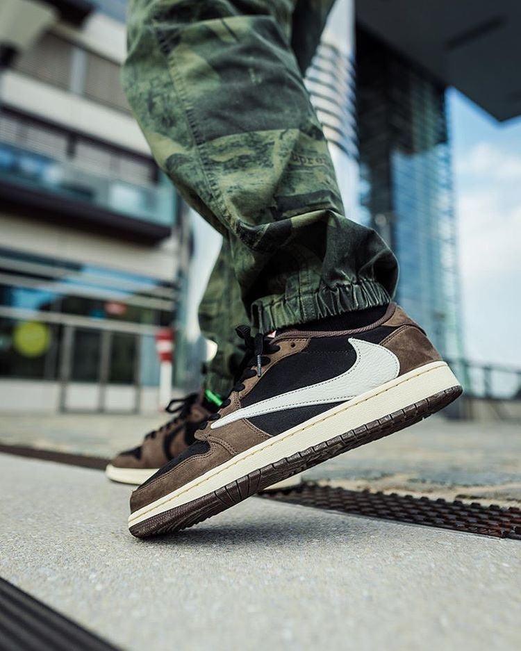 Custom Air Jordan 1 Retro Low OG SP Travis Scott - CQ4277-001 - Sneakernational