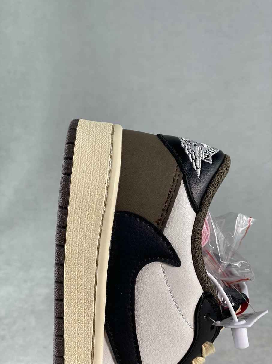 Custom Travis Scott × Air Jordan 1 Low OG “Reverse M CQ4277 105