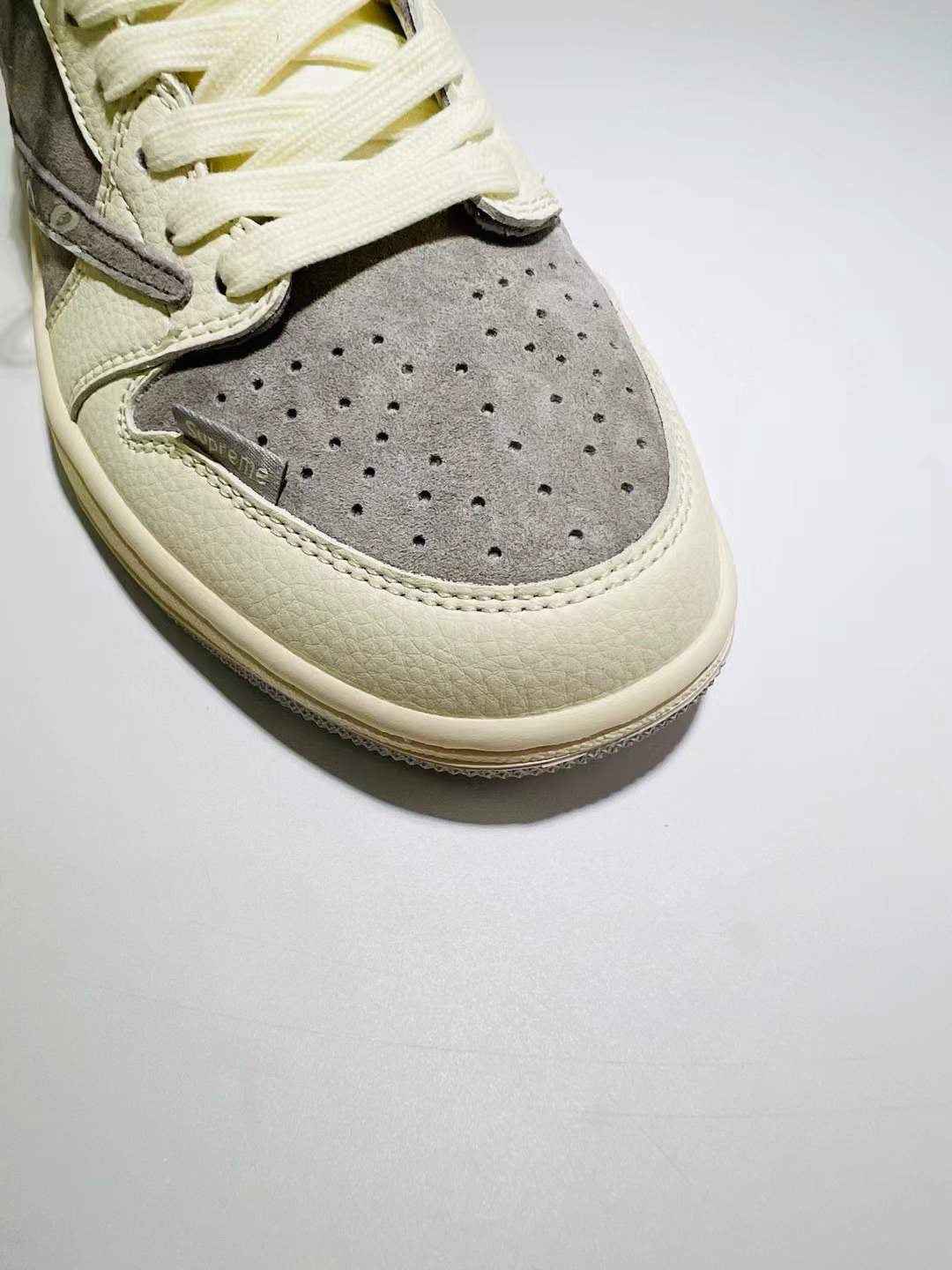 Designer Air Jordan 1 ×Travis Scott Supreme XS3086 004