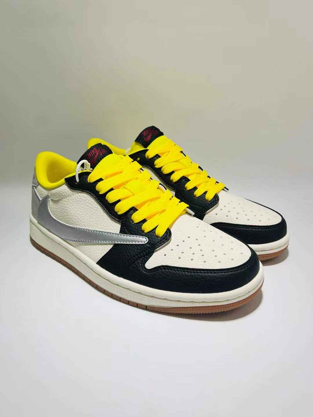Designer Air Jordan 1 ×Travis Scott DN6901 095