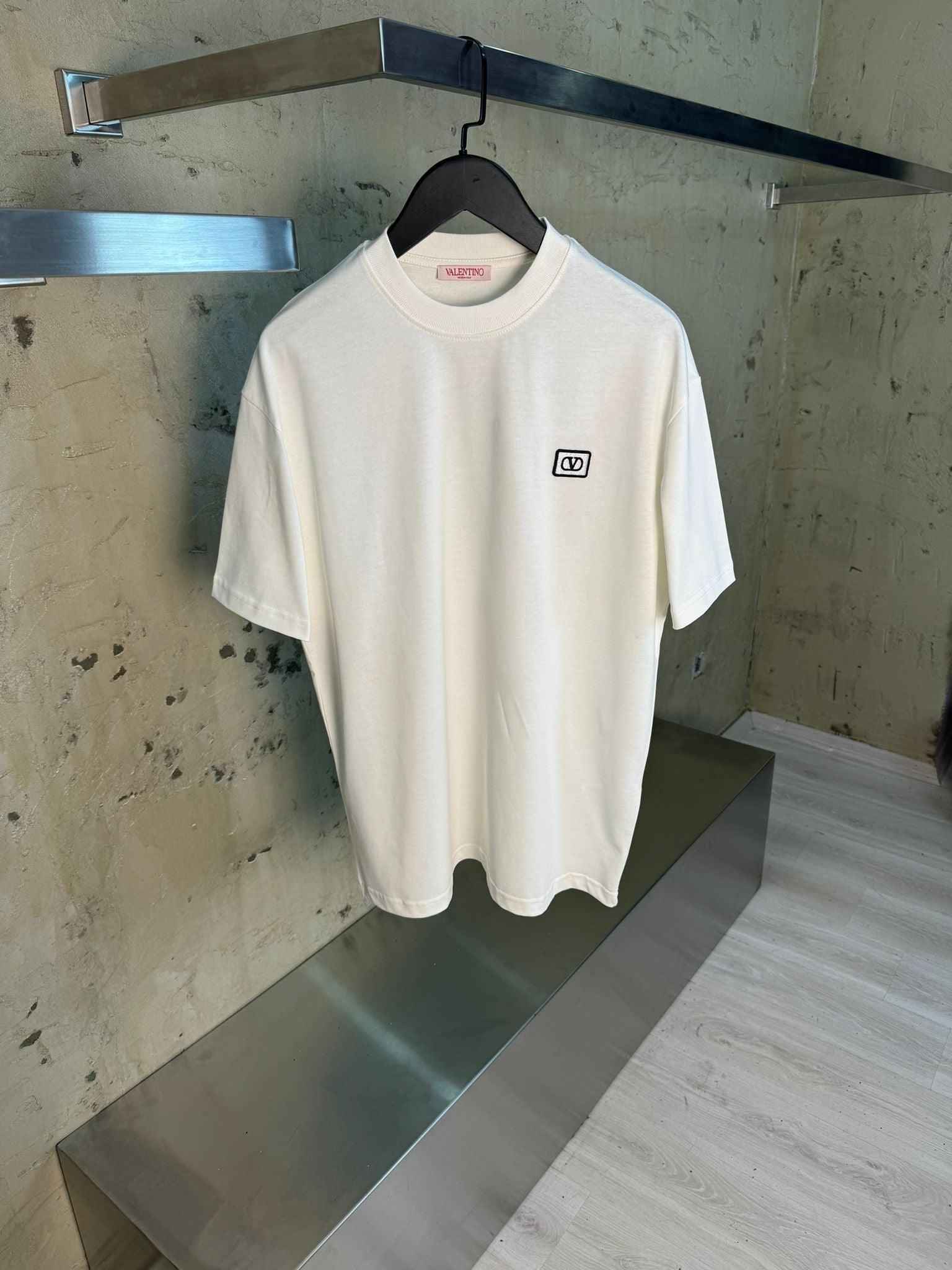 Sneakernational - Valentino T-Shirt 006