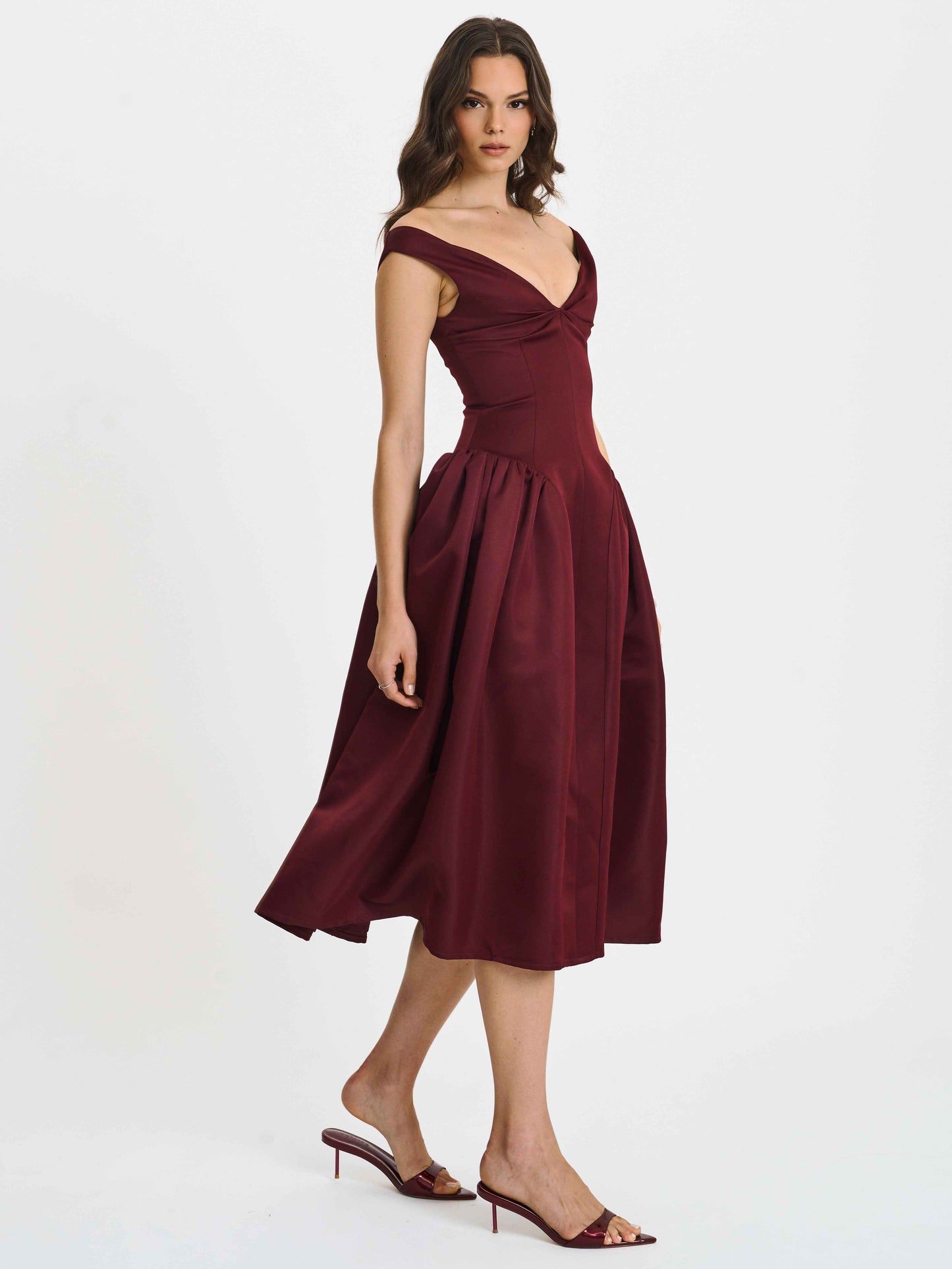 Omella Burgundy Ruched Bust Sweetheart Flared Midi Dress
