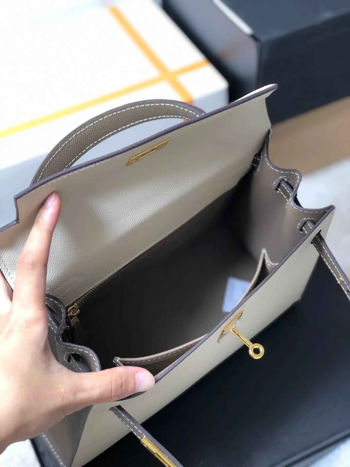 Sneakerhill - Kelly Bag 0015
