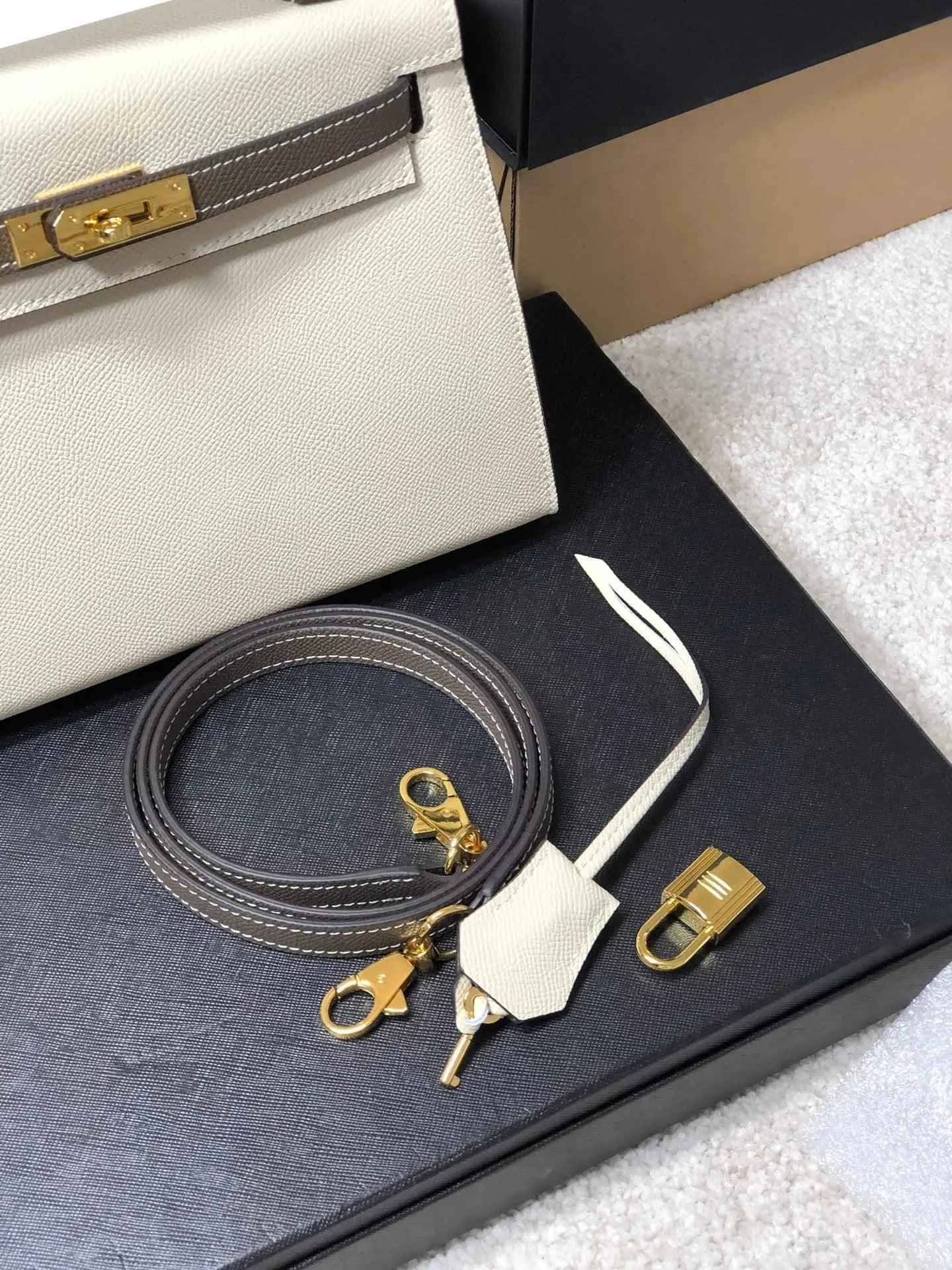 Sneakerhill - Kelly Bag 0015