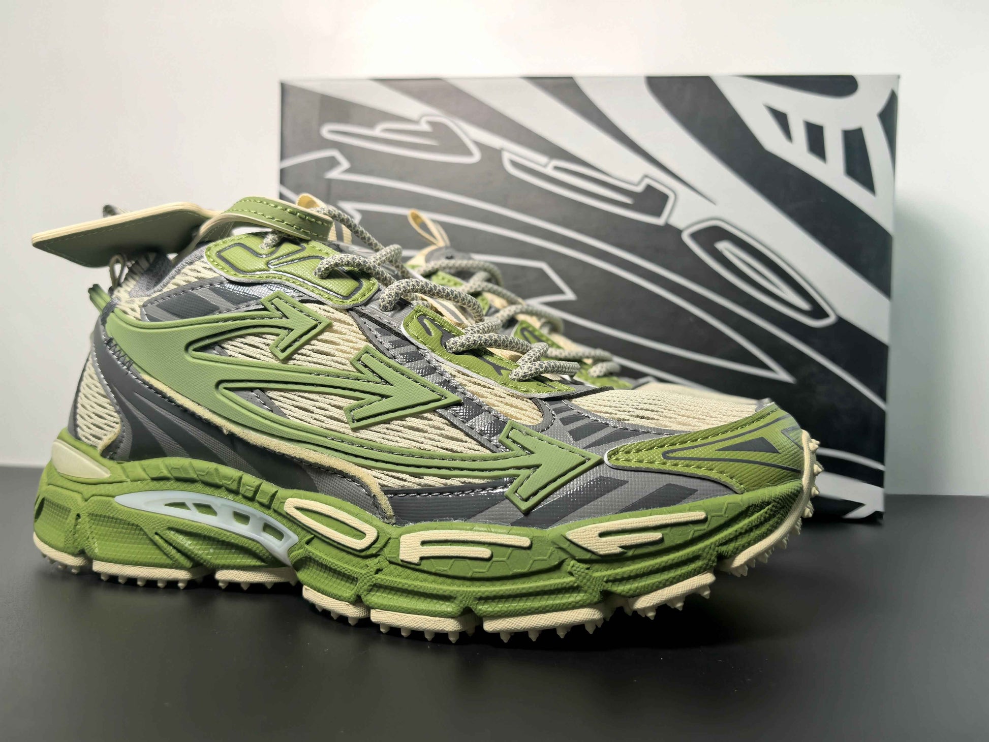 Off-White C/O Virgil Abloh Sneakers 002