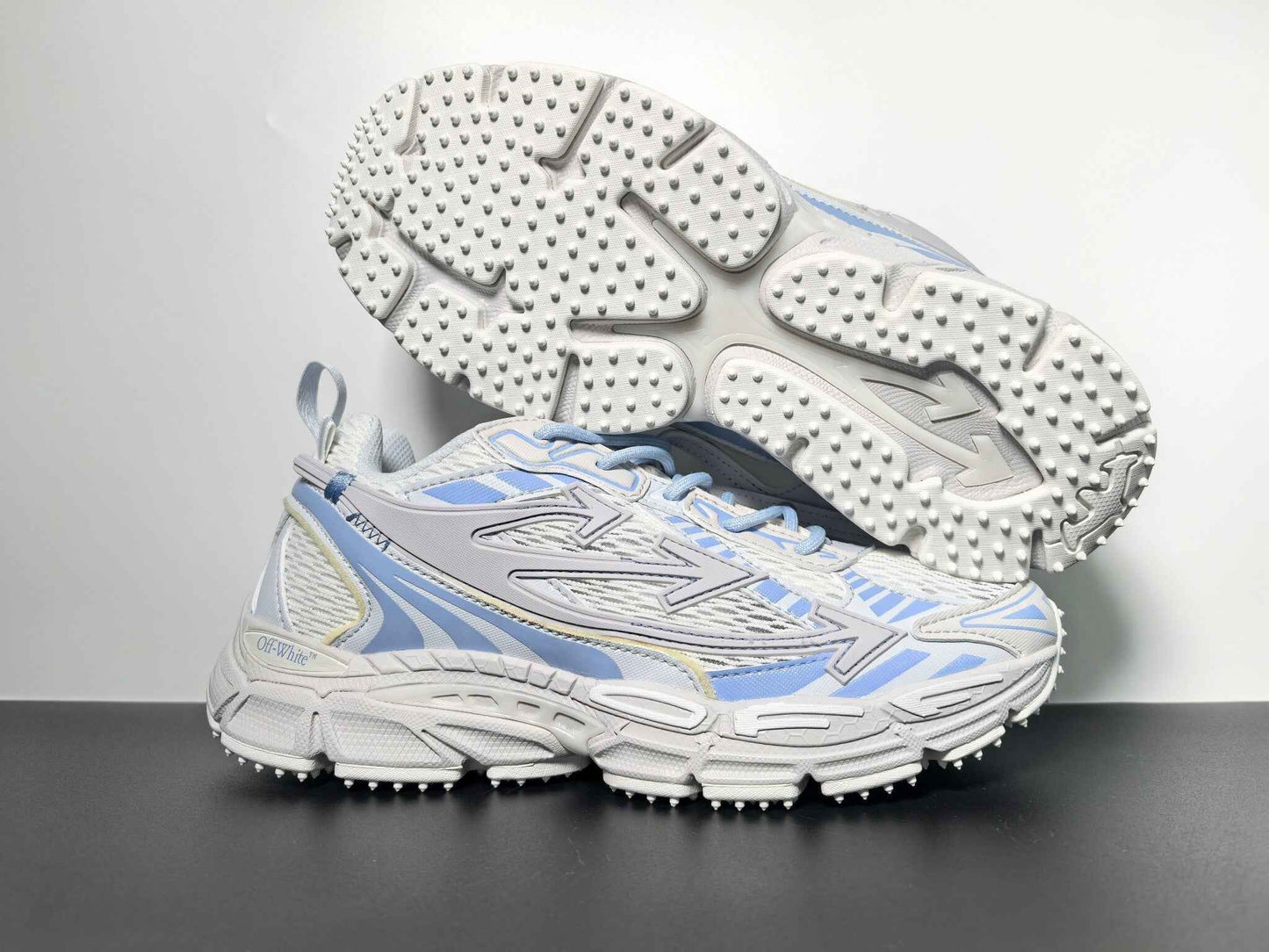 Off-White C/O Virgil Abloh Sneakers 001