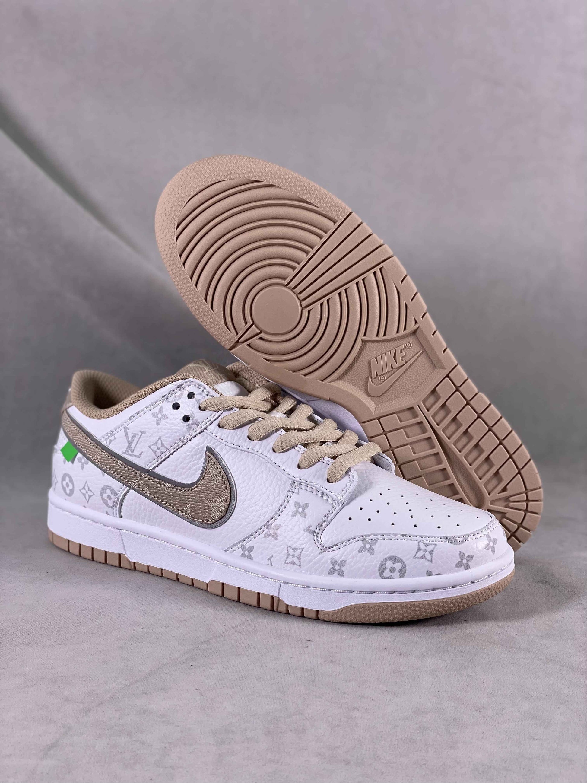 Custom SB Dunk Low x LV LV0526 596