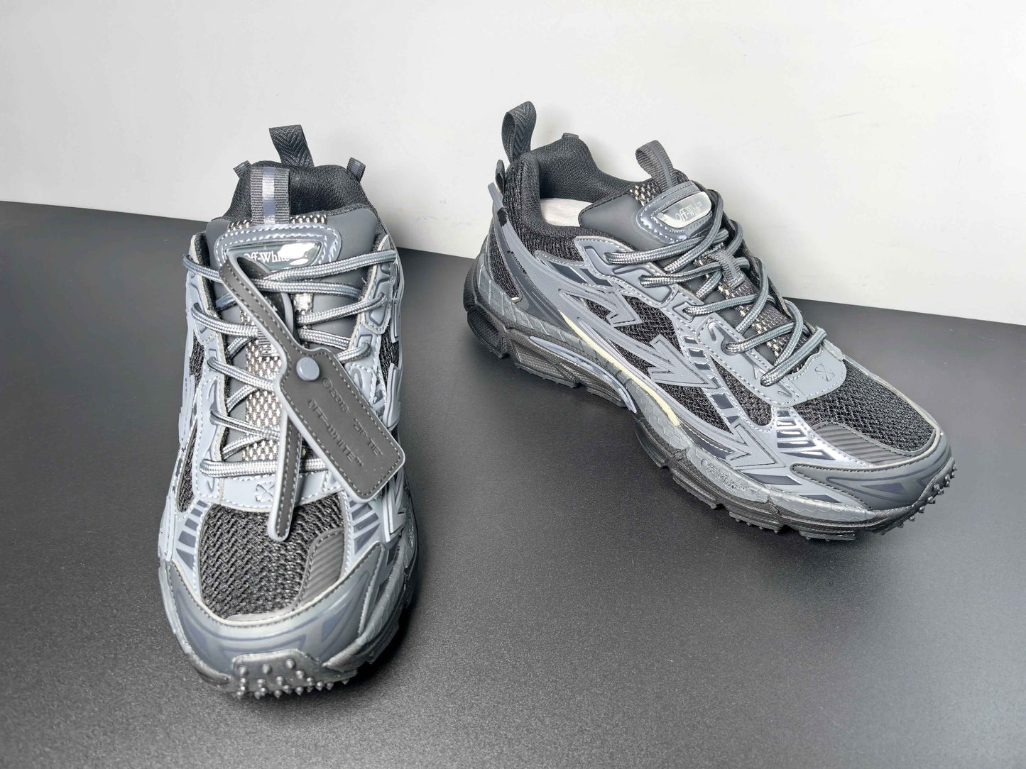 Off-White C/O Virgil Abloh Sneakers 011