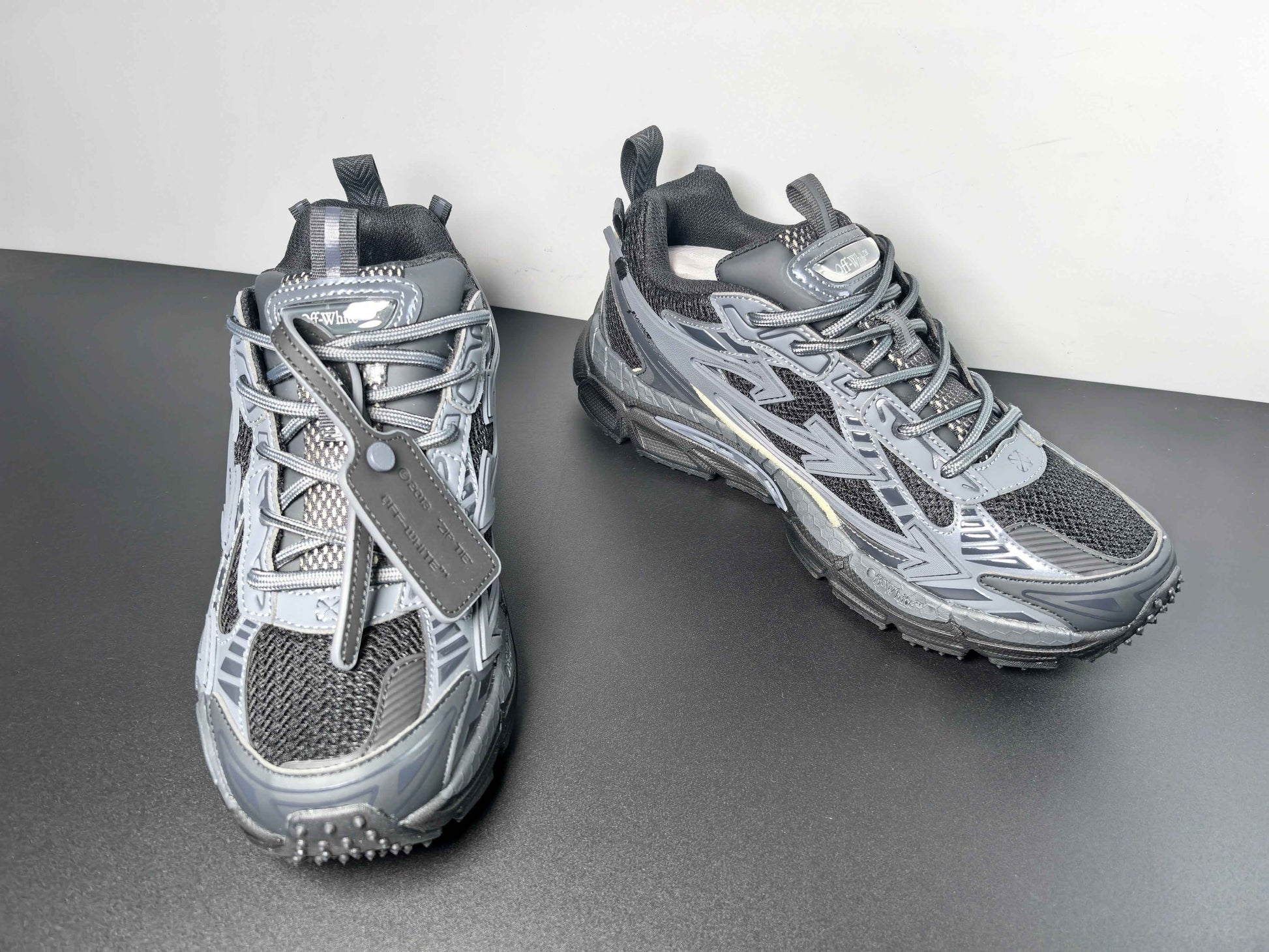 Off-White C/O Virgil Abloh Sneakers 011