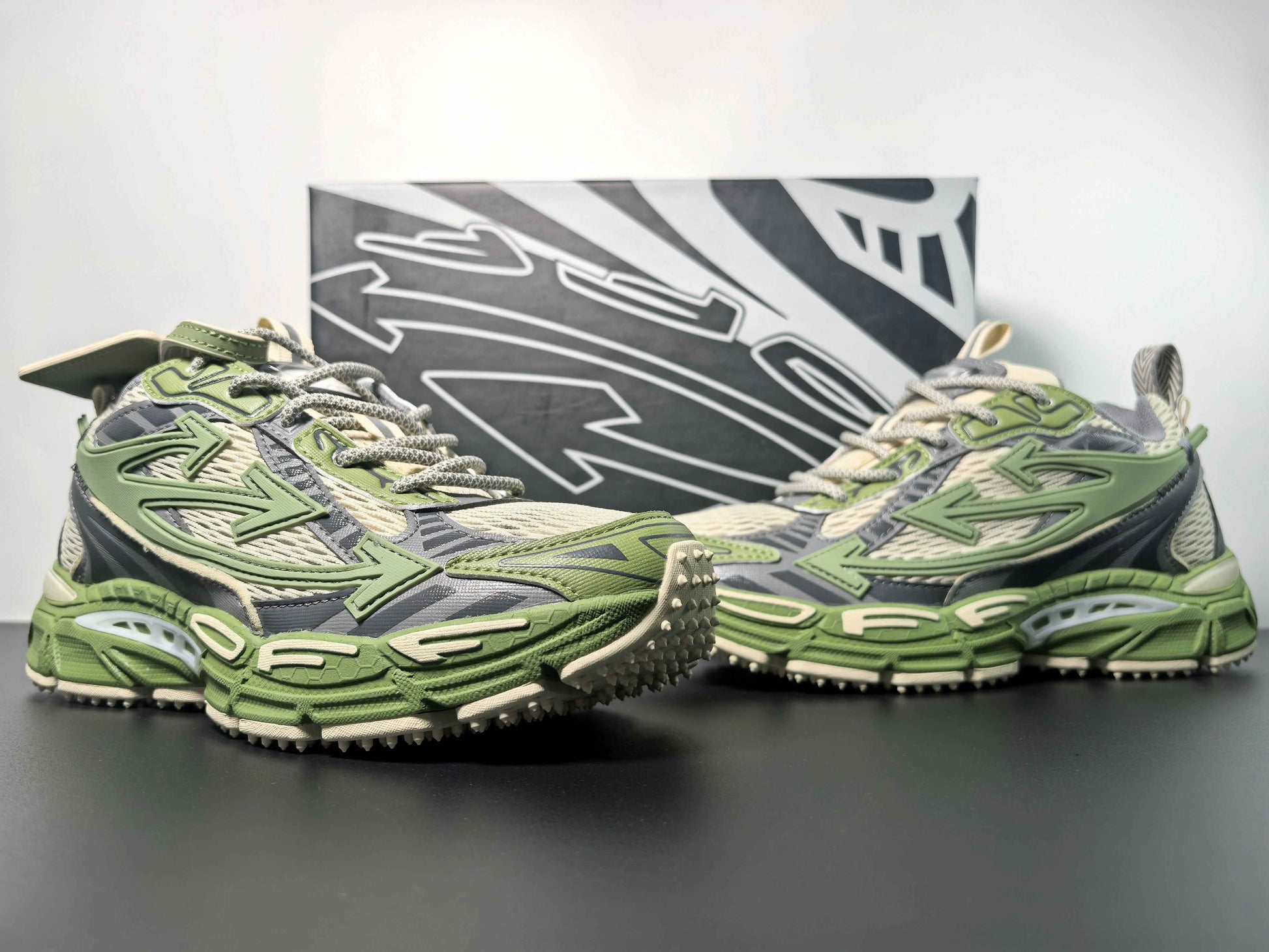 Off-White C/O Virgil Abloh Sneakers 002