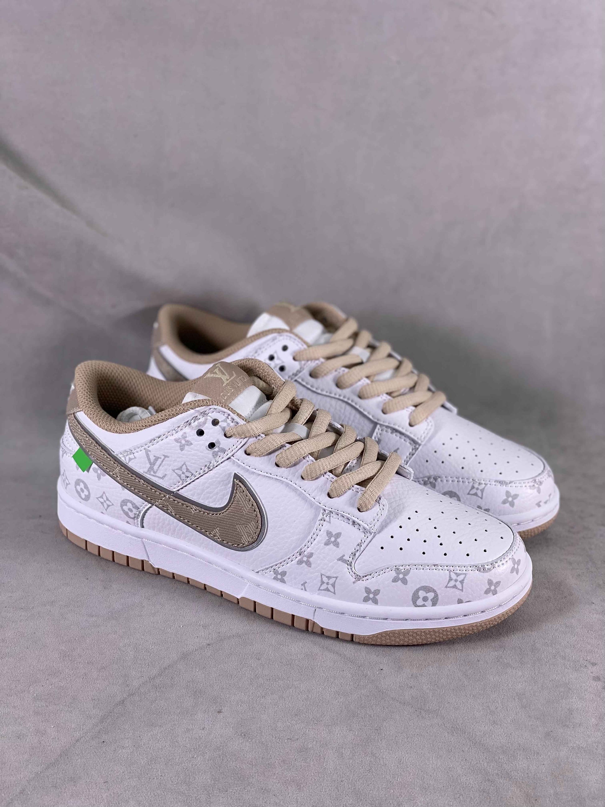Custom SB Dunk Low x LV LV0526 596