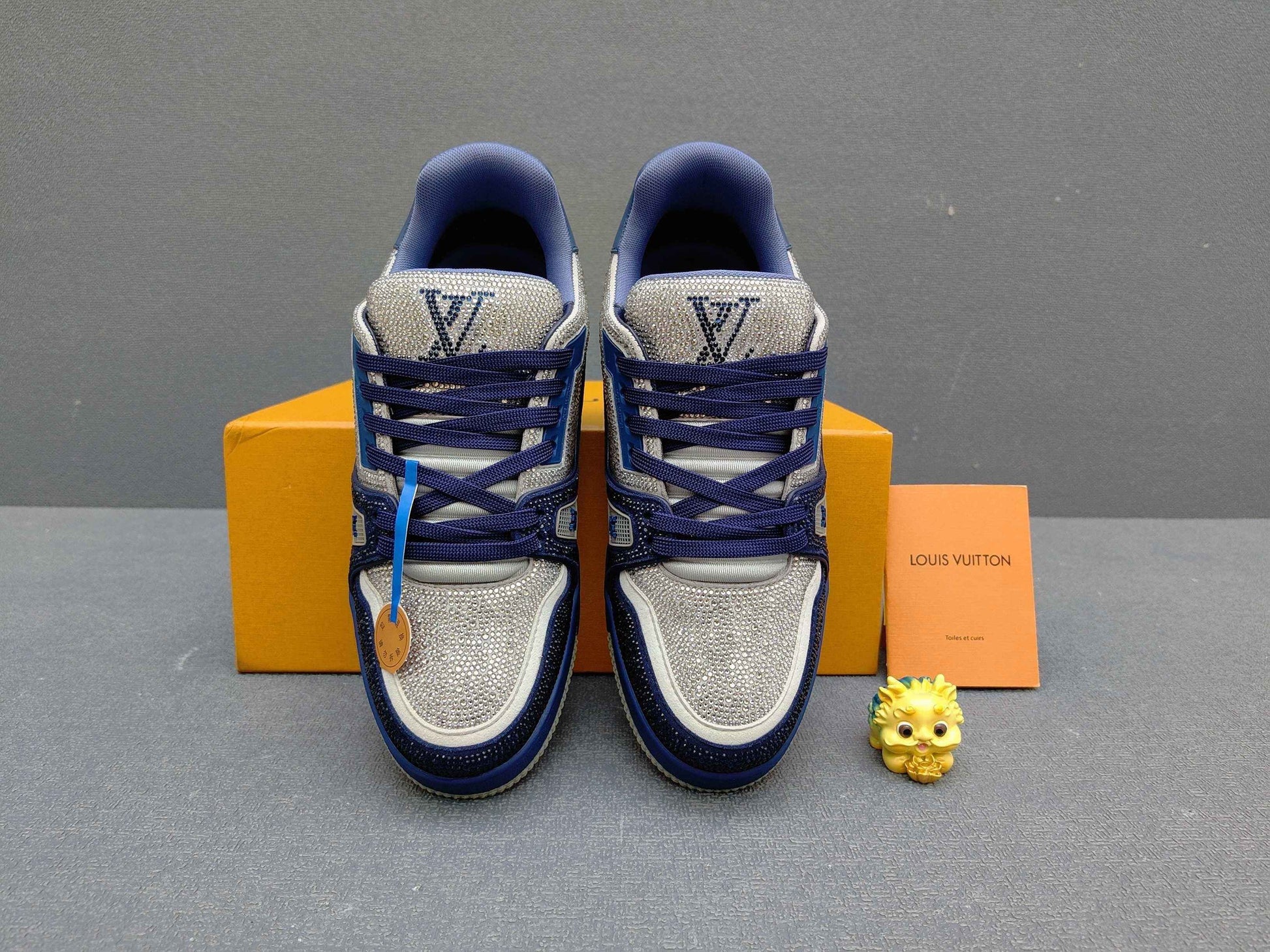 Virgil Abloh x LV Monogram Sneakers AS00400-02