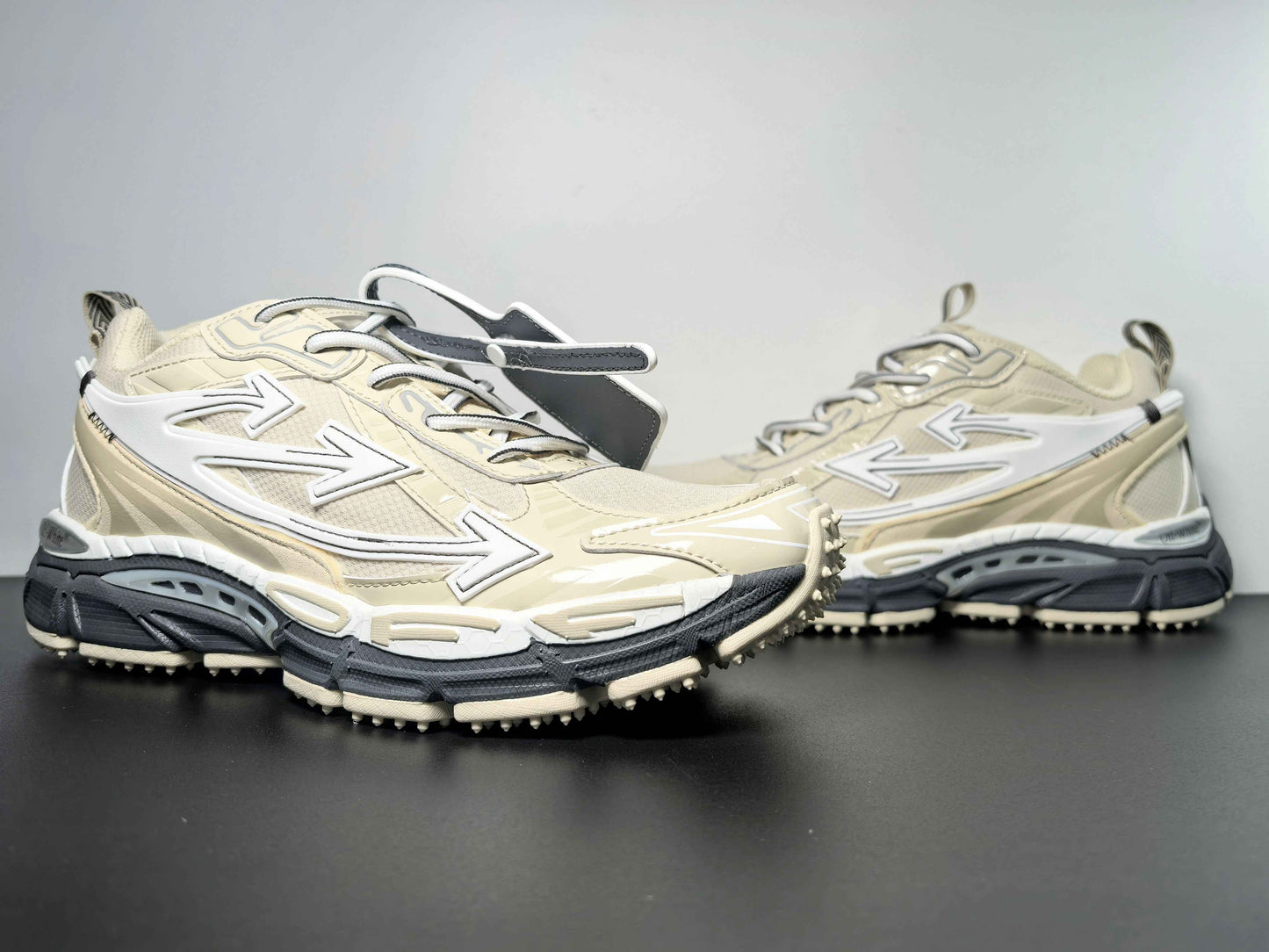 Off-White C/O Virgil Abloh Sneakers 009