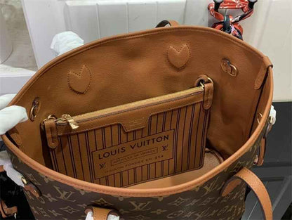1984 LuVi Monogram Bag M12061