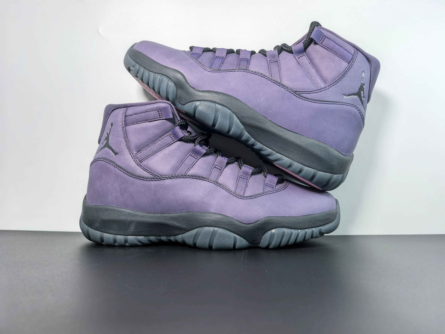 Air Jordan 11 “Las Vegas” IO8961-553